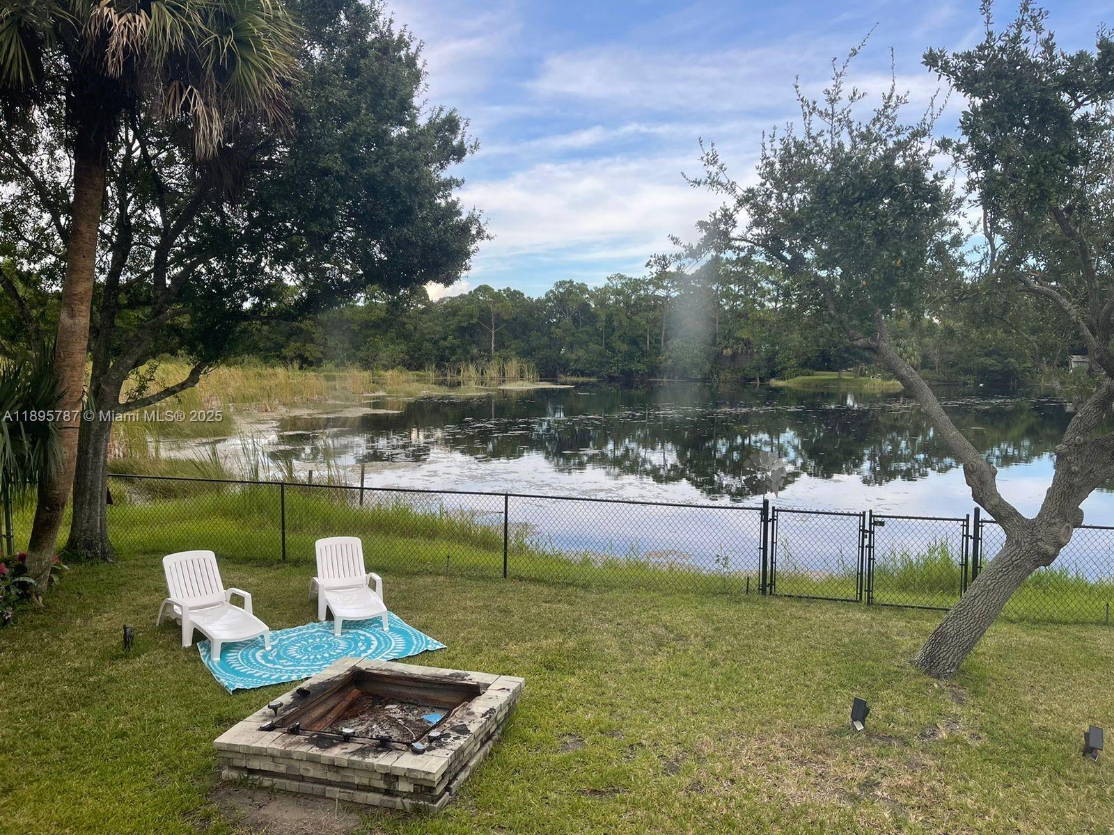 REGINA PALMS - Residential Lease