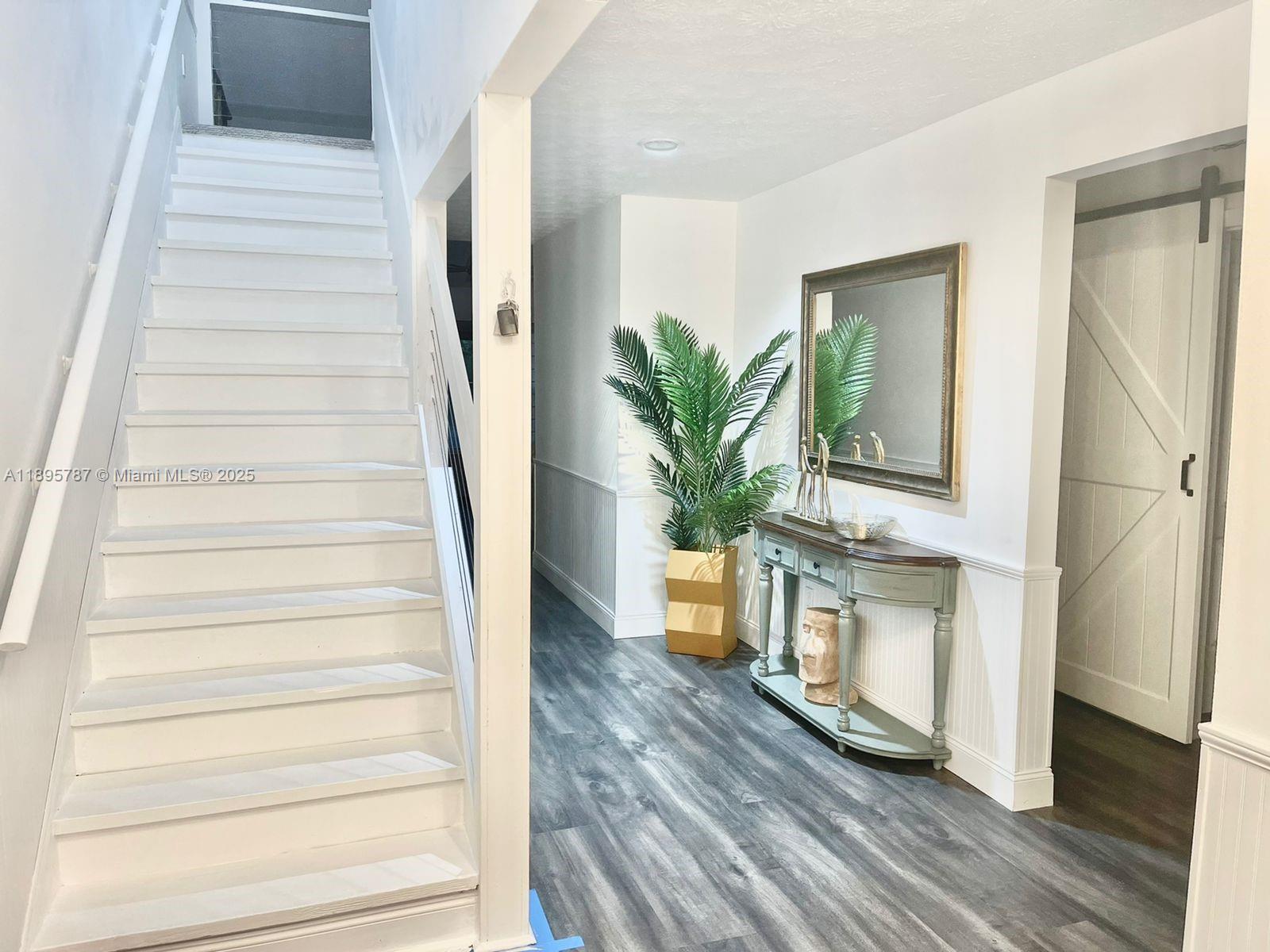 REGINA PALMS - Residential Lease