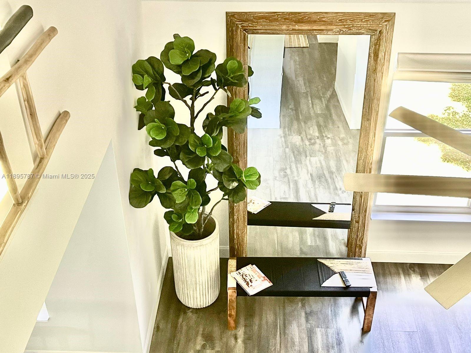 REGINA PALMS - Residential Lease