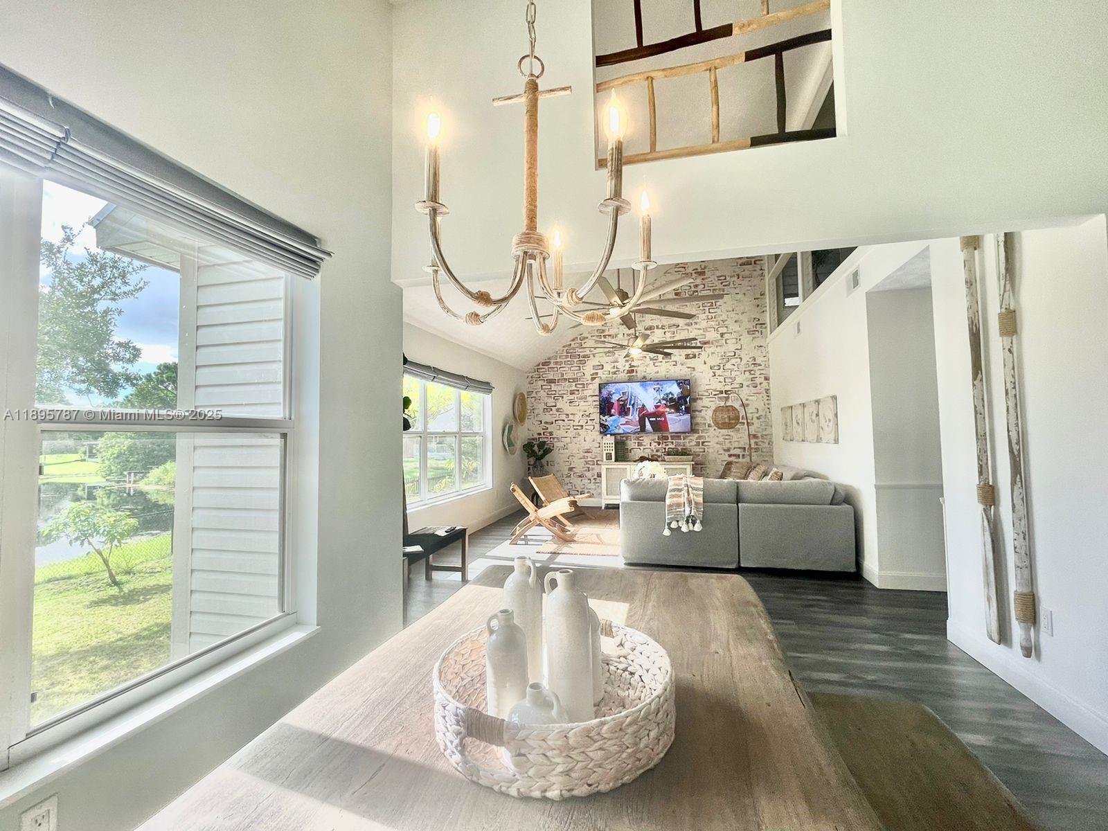 REGINA PALMS - Residential Lease