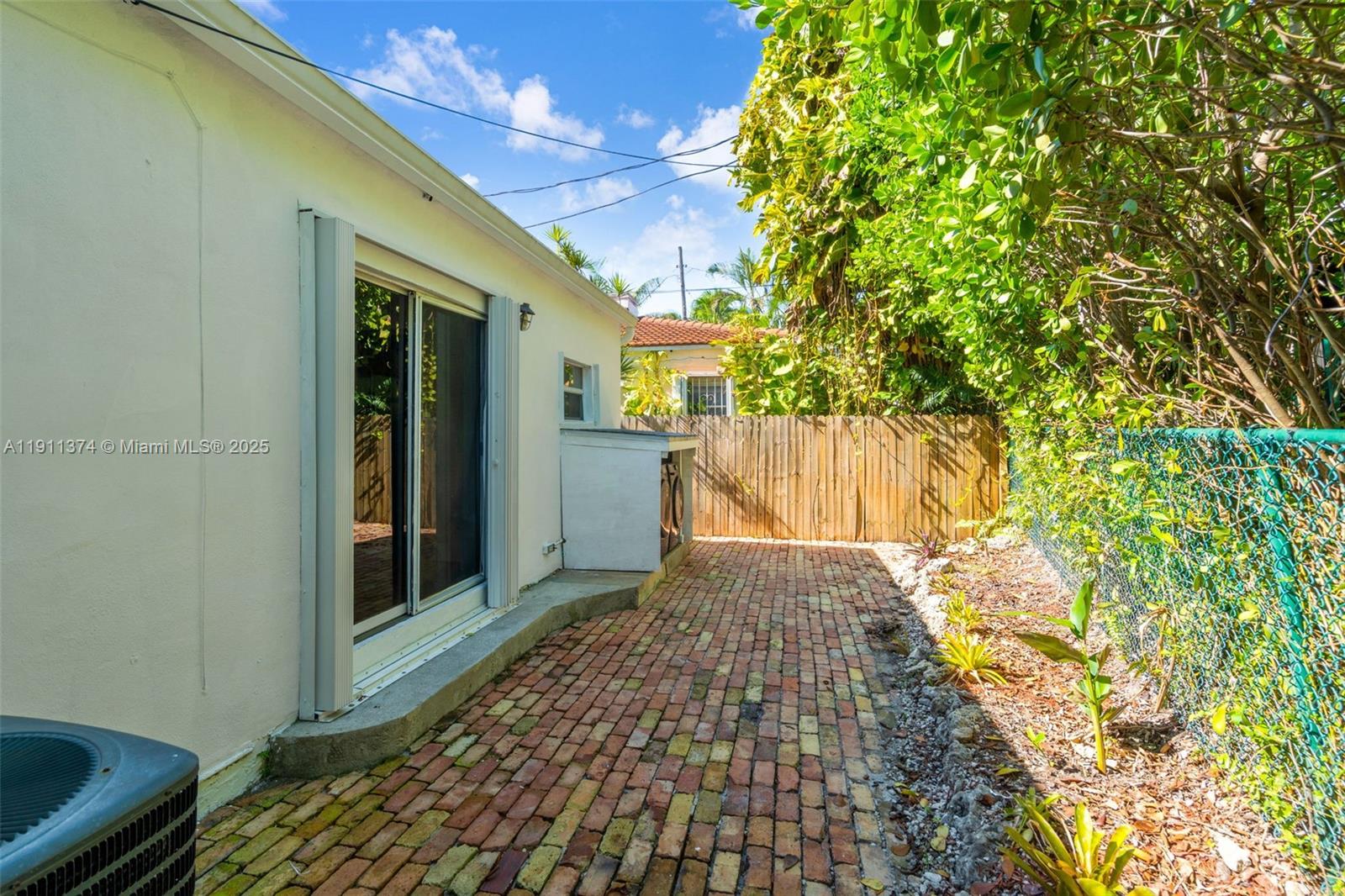 BELLE ISLE VILLAS - Residential