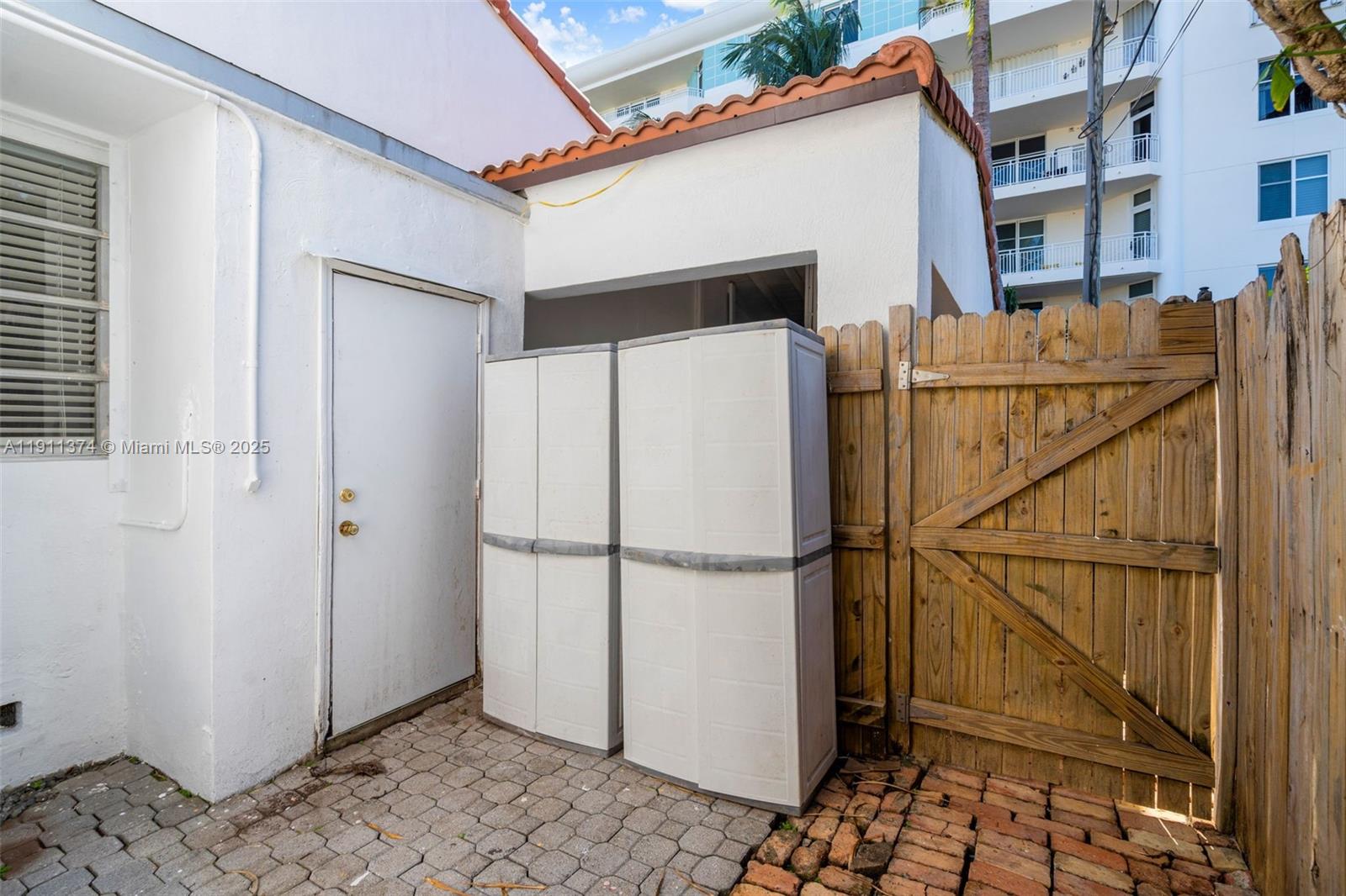 BELLE ISLE VILLAS - Residential