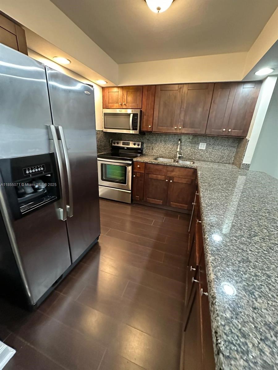 Spacious 1 bed /1 bath apt located in the Olympus Condo Association. Unit offers beautiful views, lots of natural light and spacious closets. Move in with only $1000 Security deposit (Available to NEW Applicants with clean background/good credit/Solid Job). Building has laundry facilities on each floor. The Olympus amenities include: 24/7 Security, Front Desk Doormen, Valet Parking, Car Wash and Courtesy Bus to Shopping Centers. Also includes top of the line fitness center, 4 tennis courts, BBQ grills, picnic area, two heated swimming pools, clubhouse, billiards, sauna, jacuzzi, yoga studio, and cafe! Minutes to the beach, Aventura mall, restaurants and shopping centers. HOA requires a minimum 700 credit score. Utilities included: Cable, Internet, Water, Gardener, Sewer, Trash Collection.