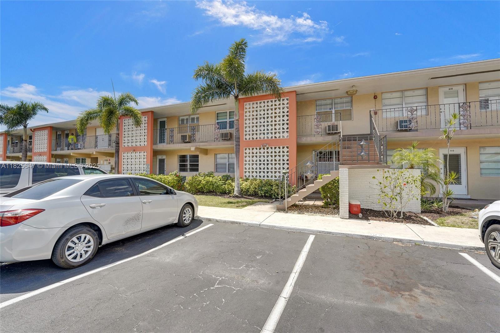 2106 NE 56th Ct 108