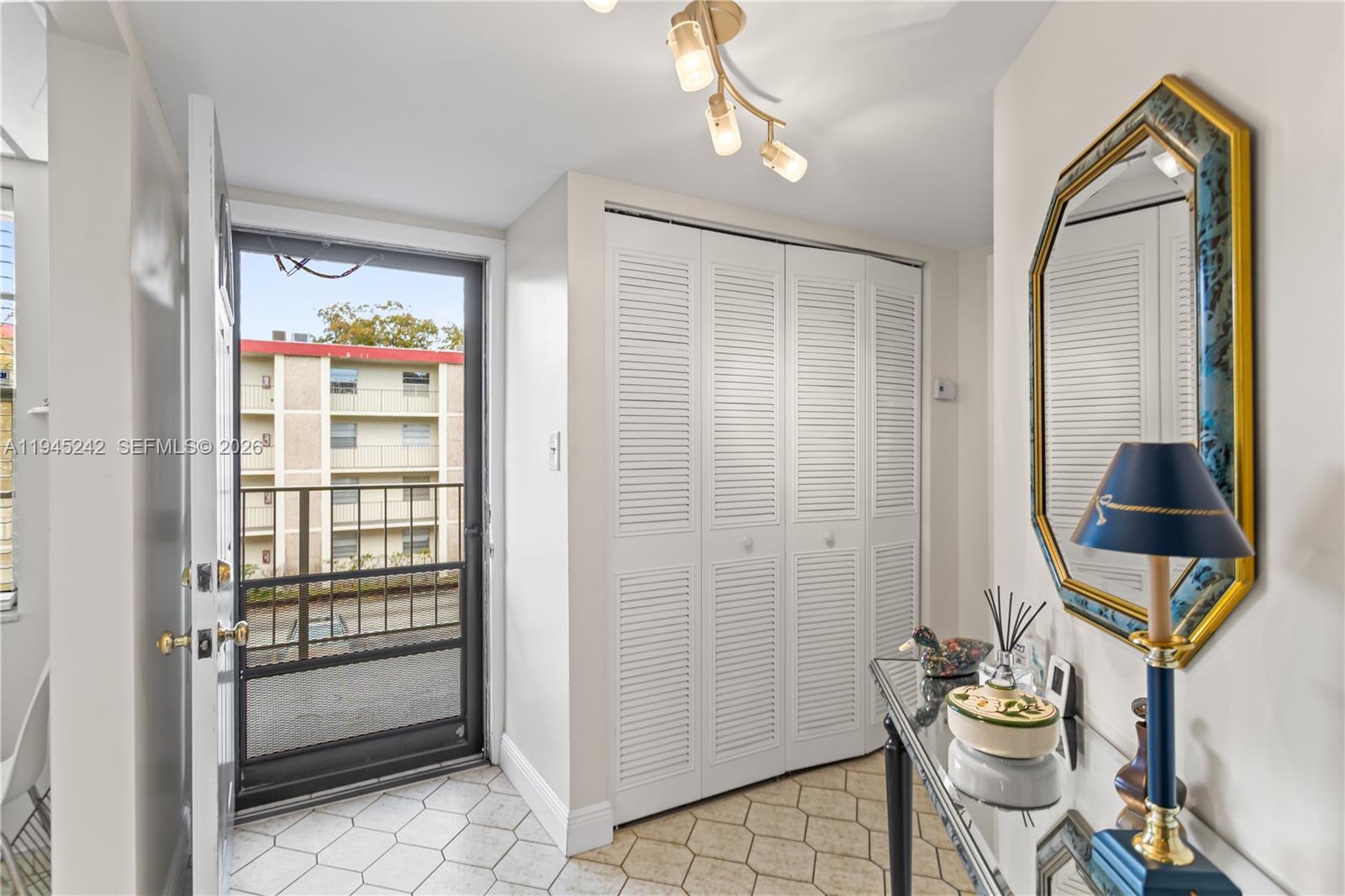 CYPRESS CHASE CONDO NO 1 - Residential