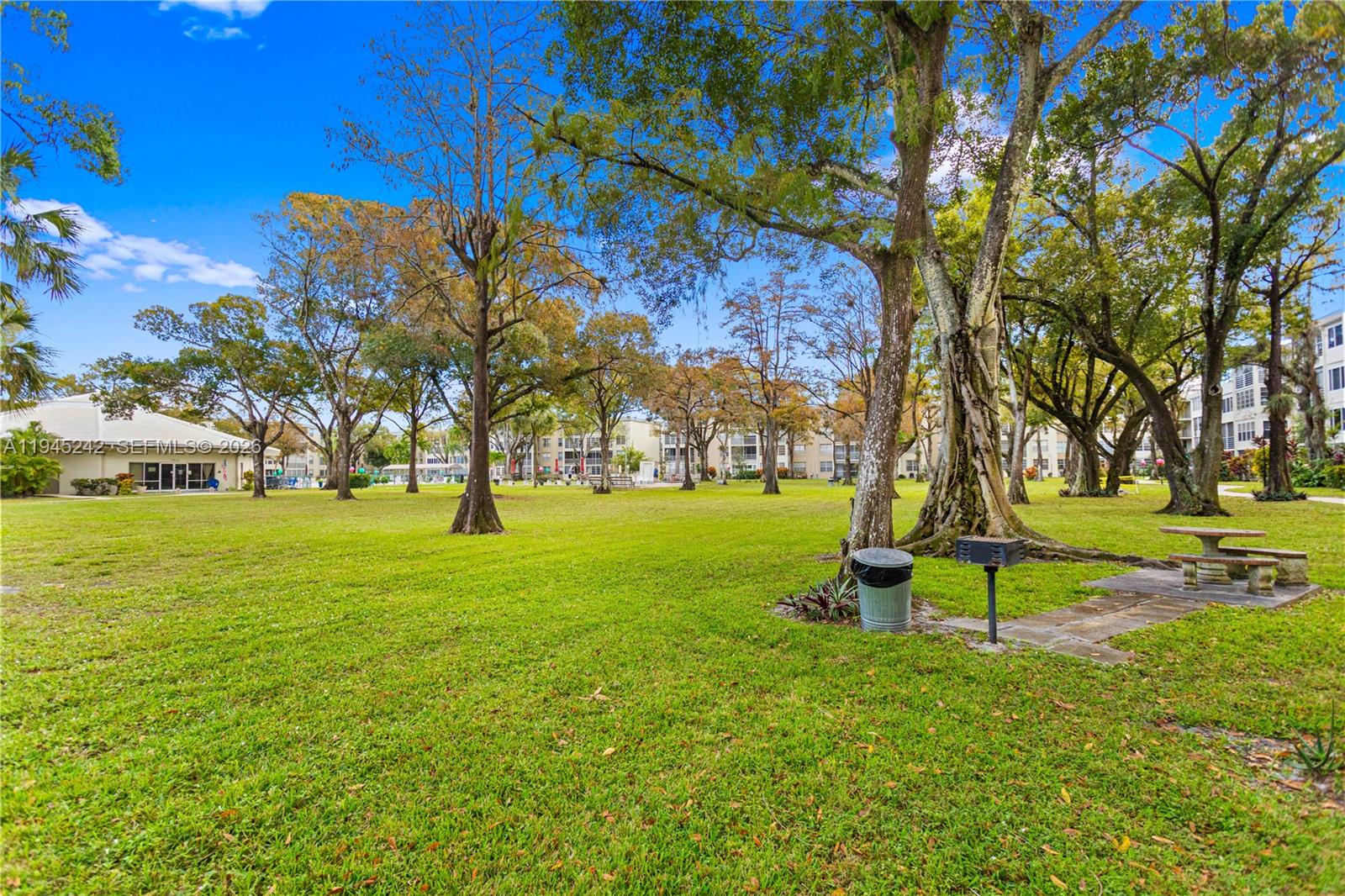 CYPRESS CHASE CONDO NO 1 - Residential