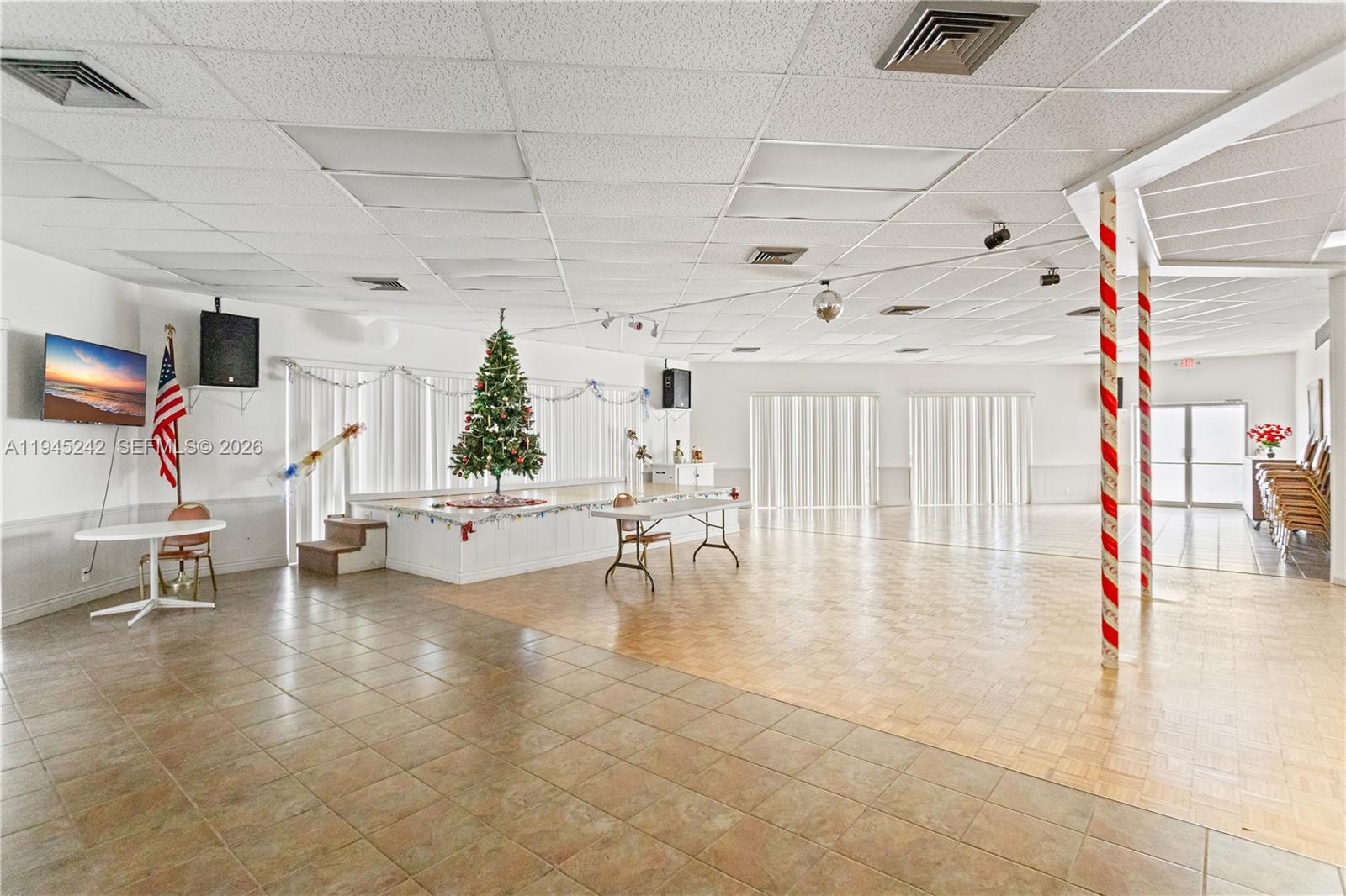 CYPRESS CHASE CONDO NO 1 - Residential