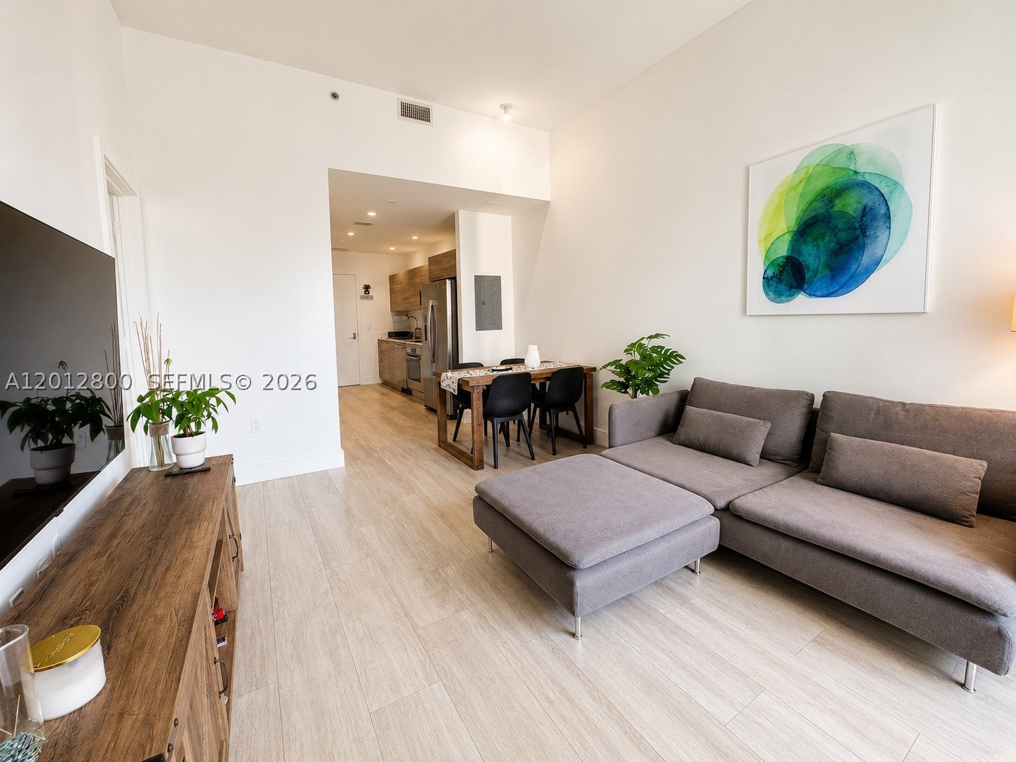 121 NE 34th St L601