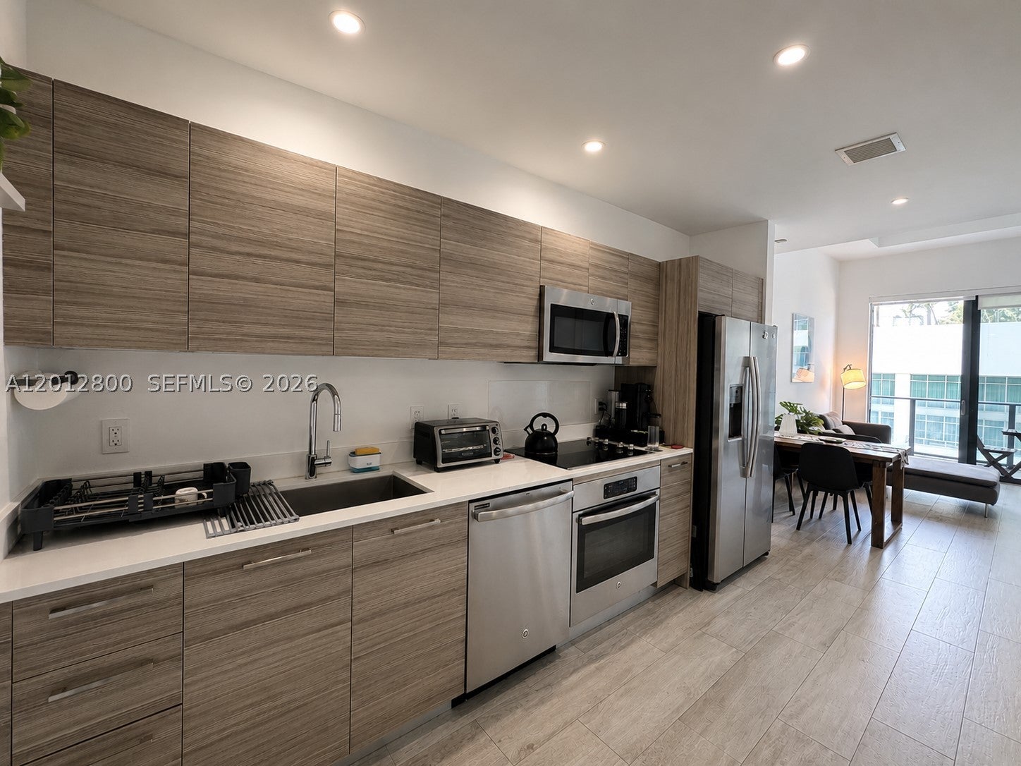 121 NE 34th St L601