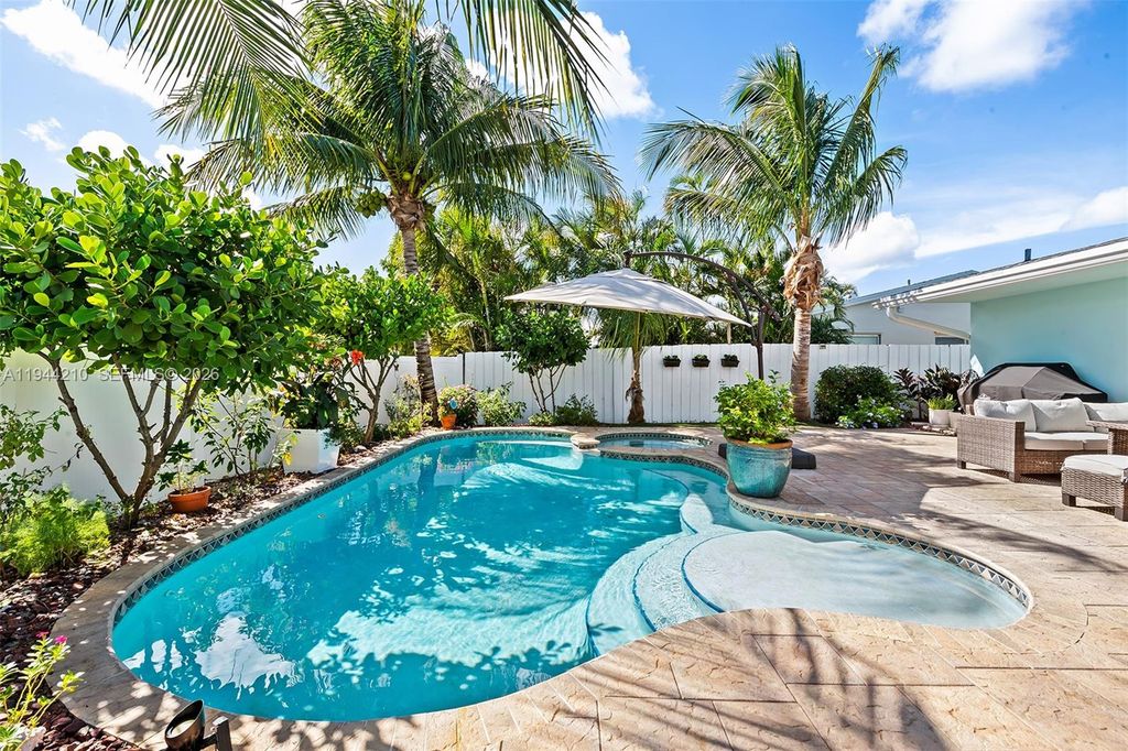 Photo of 406 SE 4th Ter, Dania Beach, FL 33004 (MLS # A11944210)