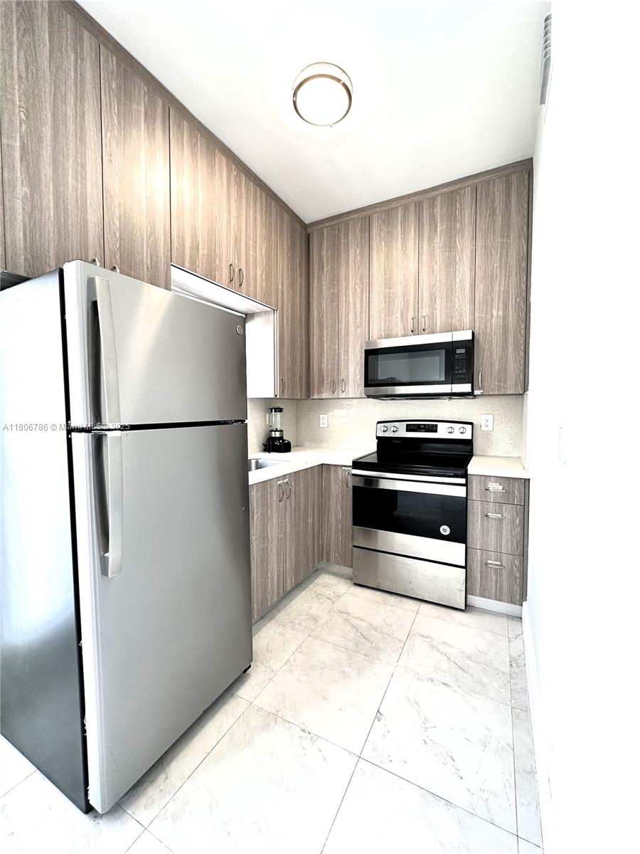 842 SW 14th Ave 5