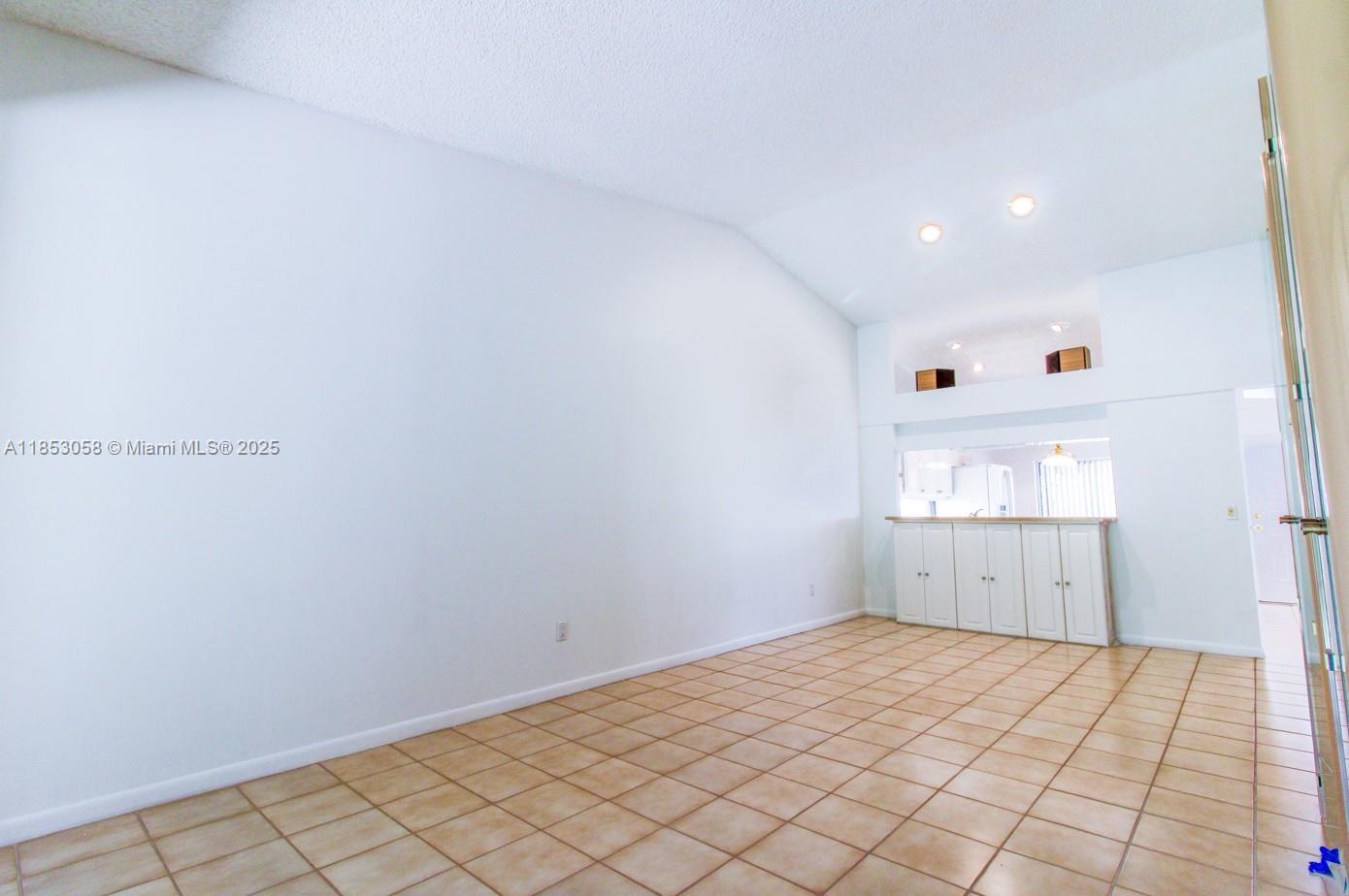 VILLAS OF BOCA DELRAY CON - Residential