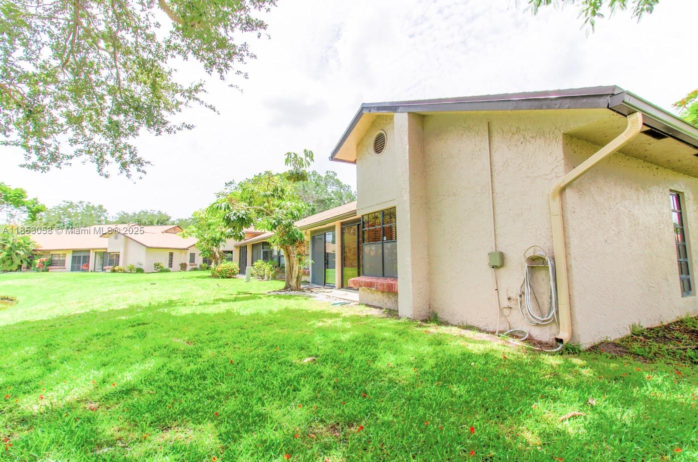 VILLAS OF BOCA DELRAY CON - Residential