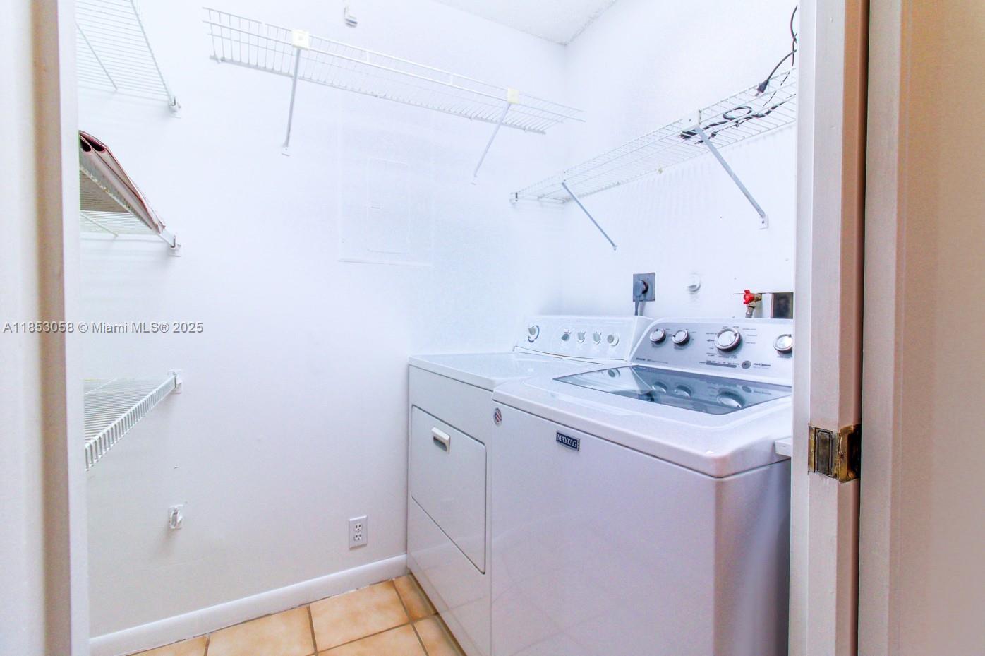 VILLAS OF BOCA DELRAY CON - Residential