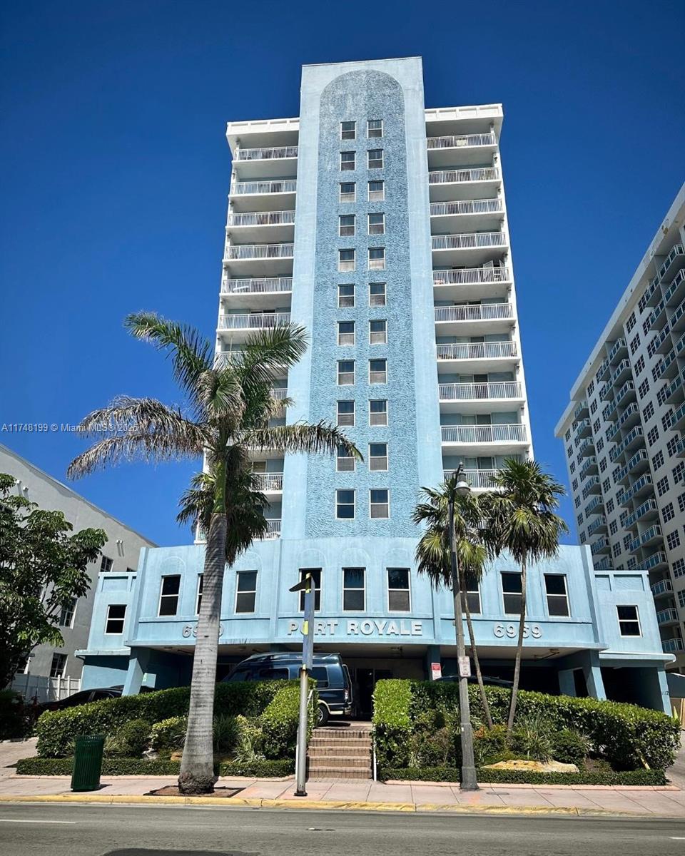 PORT ROYALE CONDO - Residential