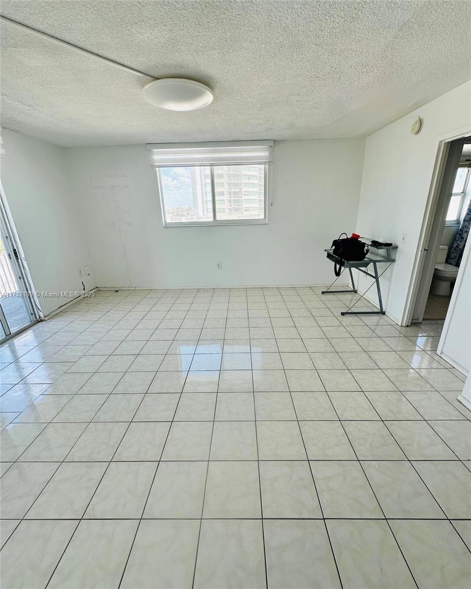 PORT ROYALE CONDO - Residential