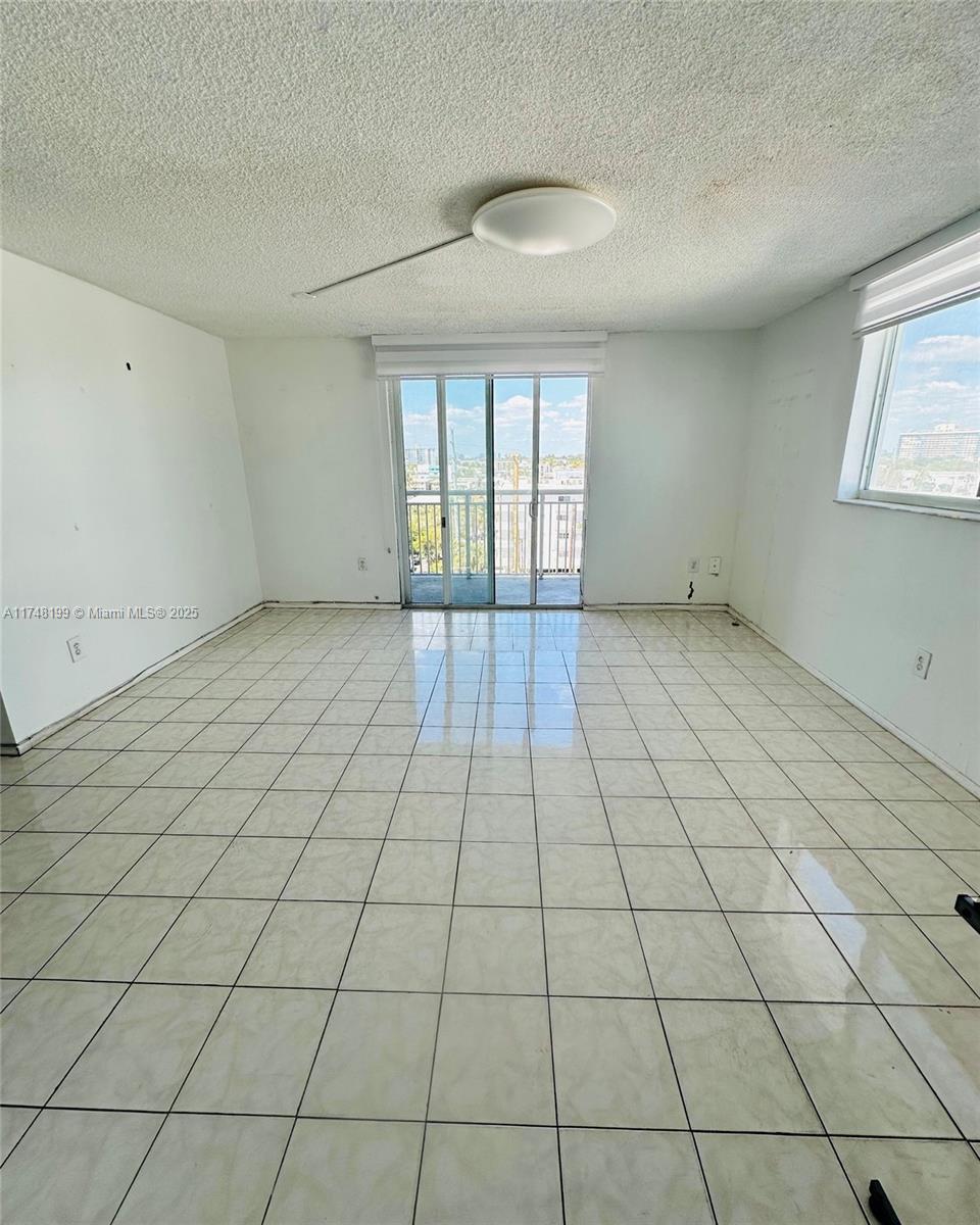PORT ROYALE CONDO - Residential