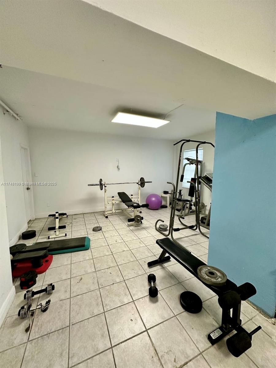 PORT ROYALE CONDO - Residential