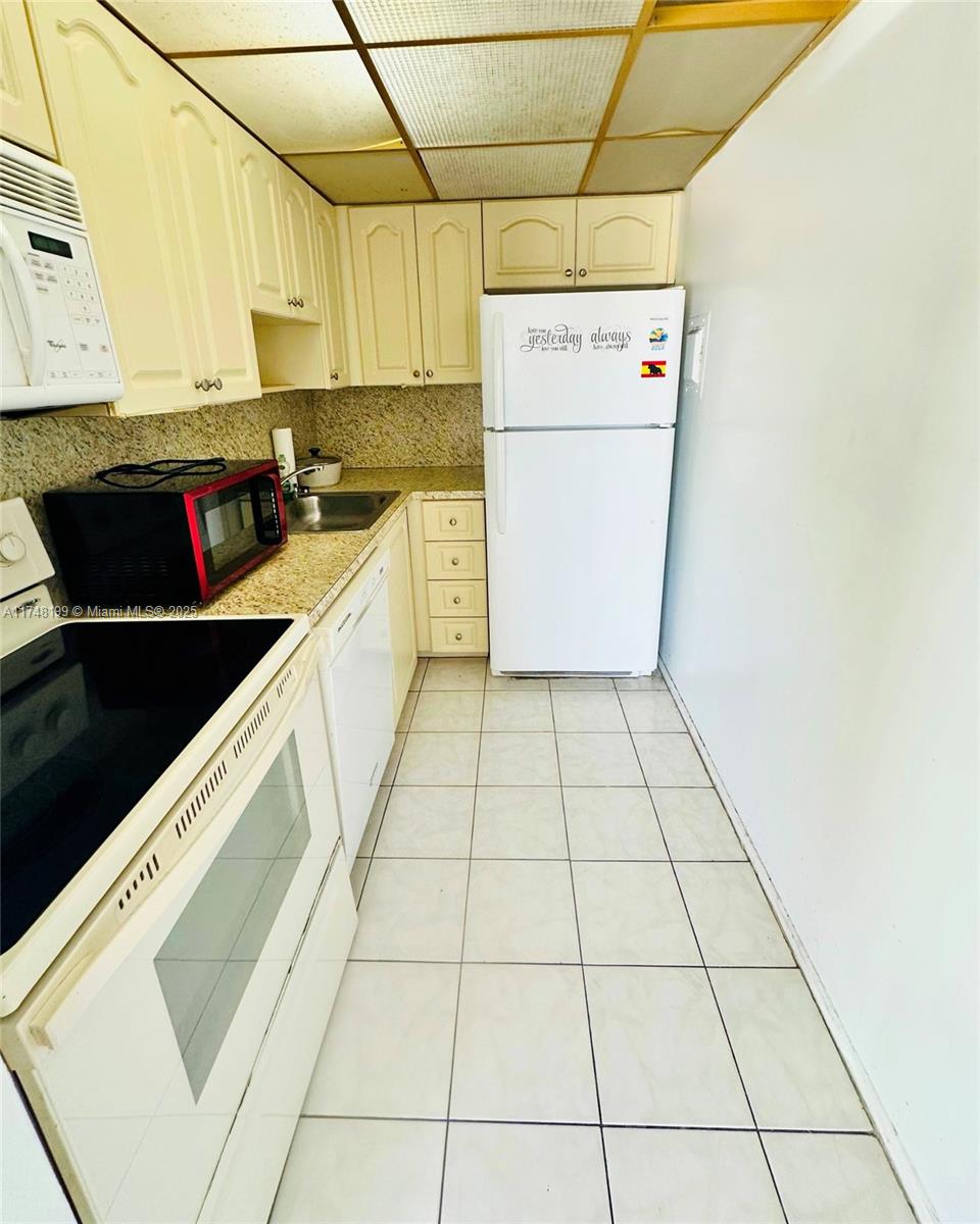 PORT ROYALE CONDO - Residential