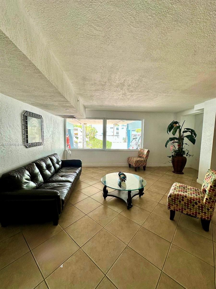PORT ROYALE CONDO - Residential