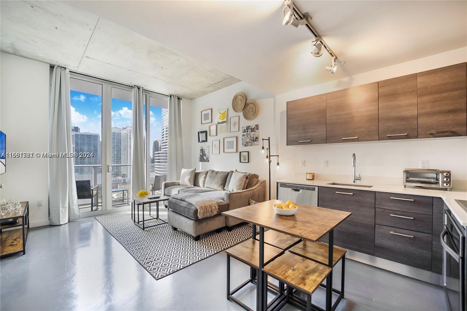 CENTRO CONDO - Residential Lease