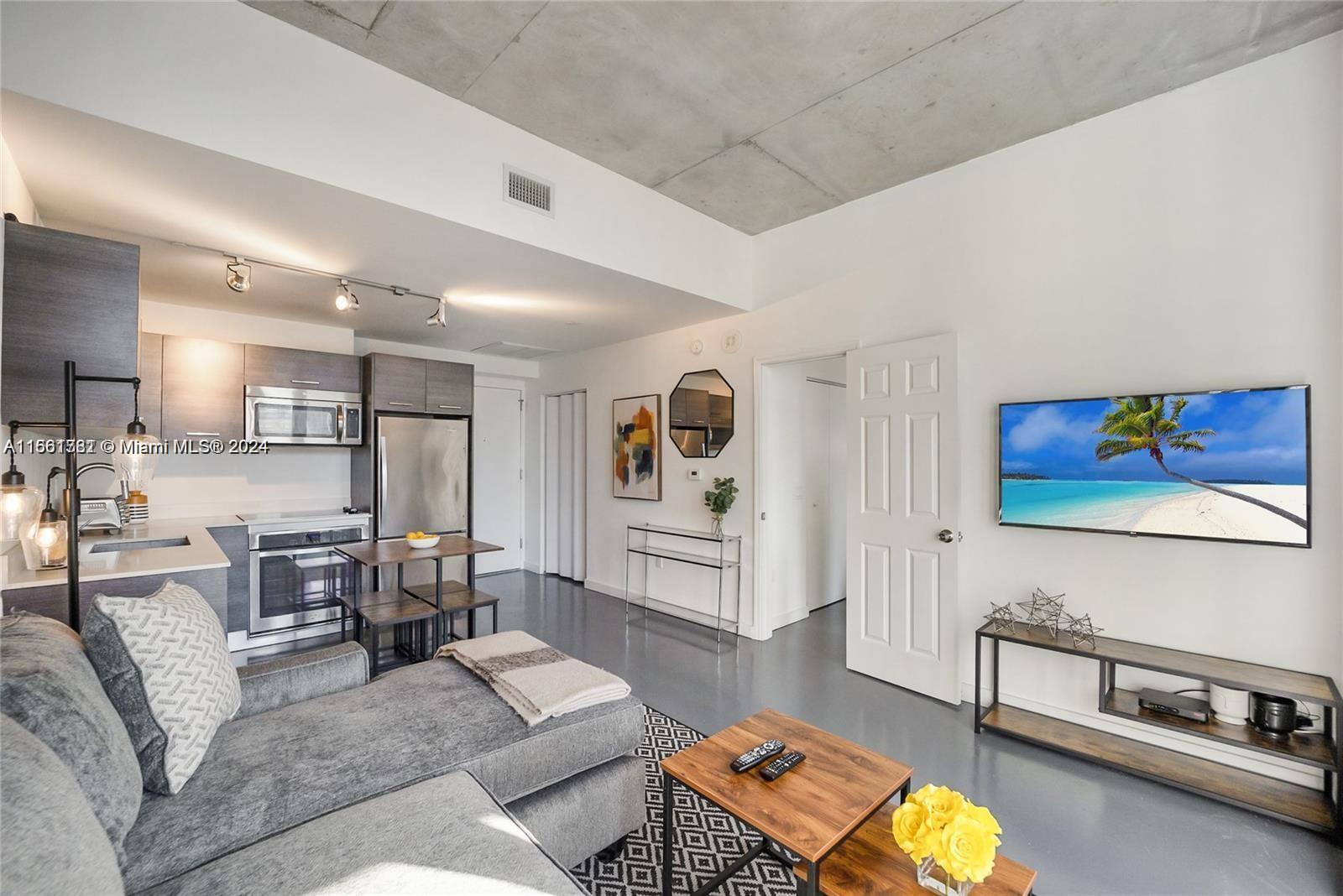 CENTRO CONDO - Residential Lease