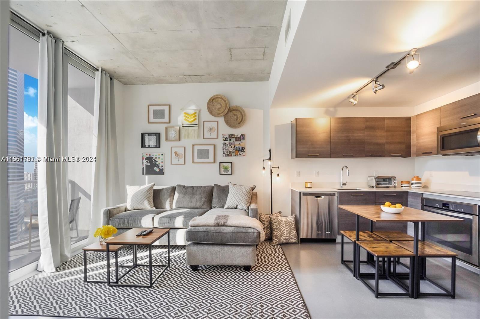 CENTRO CONDO - Residential Lease