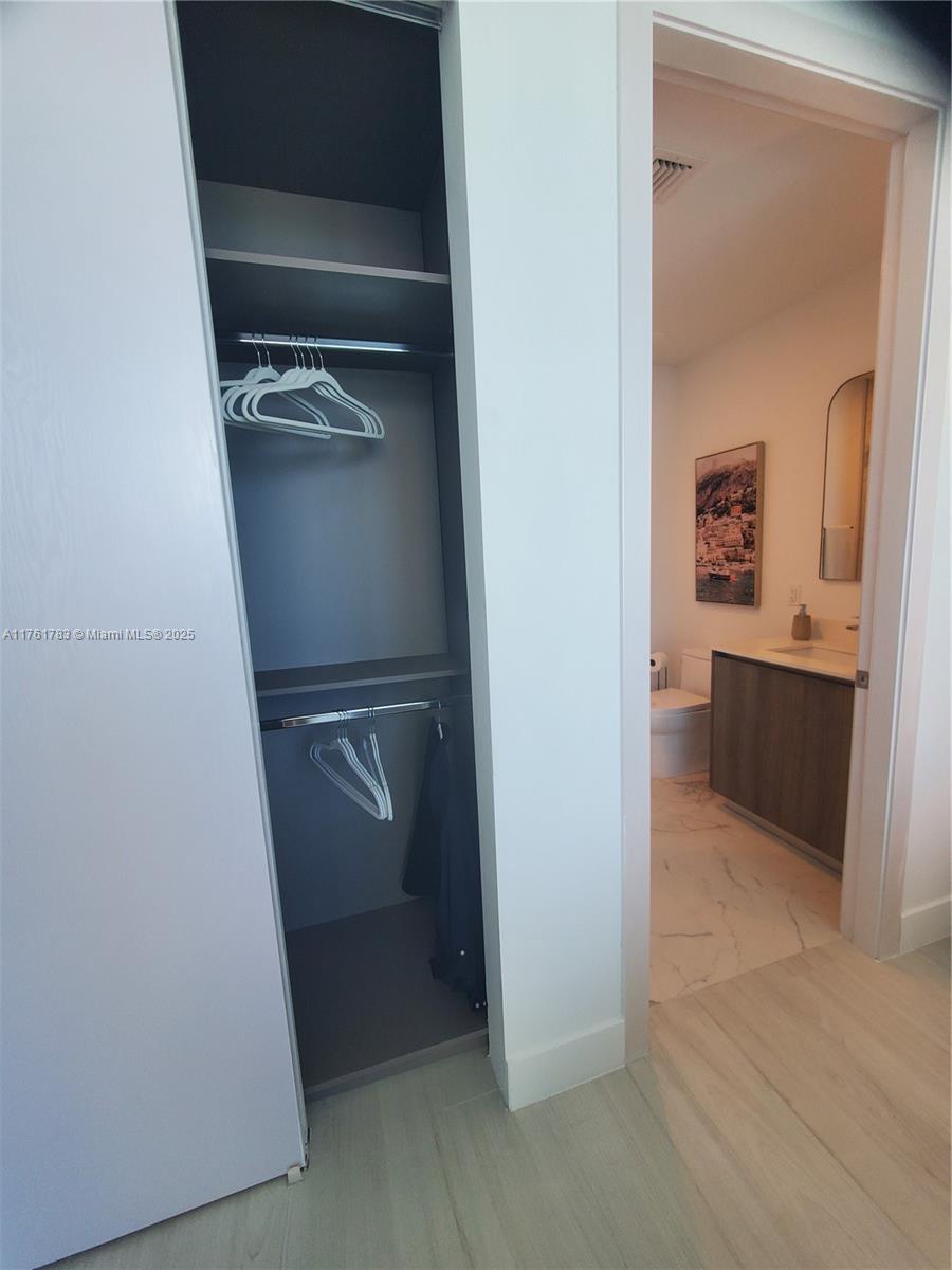 AURORA - Residential Lease