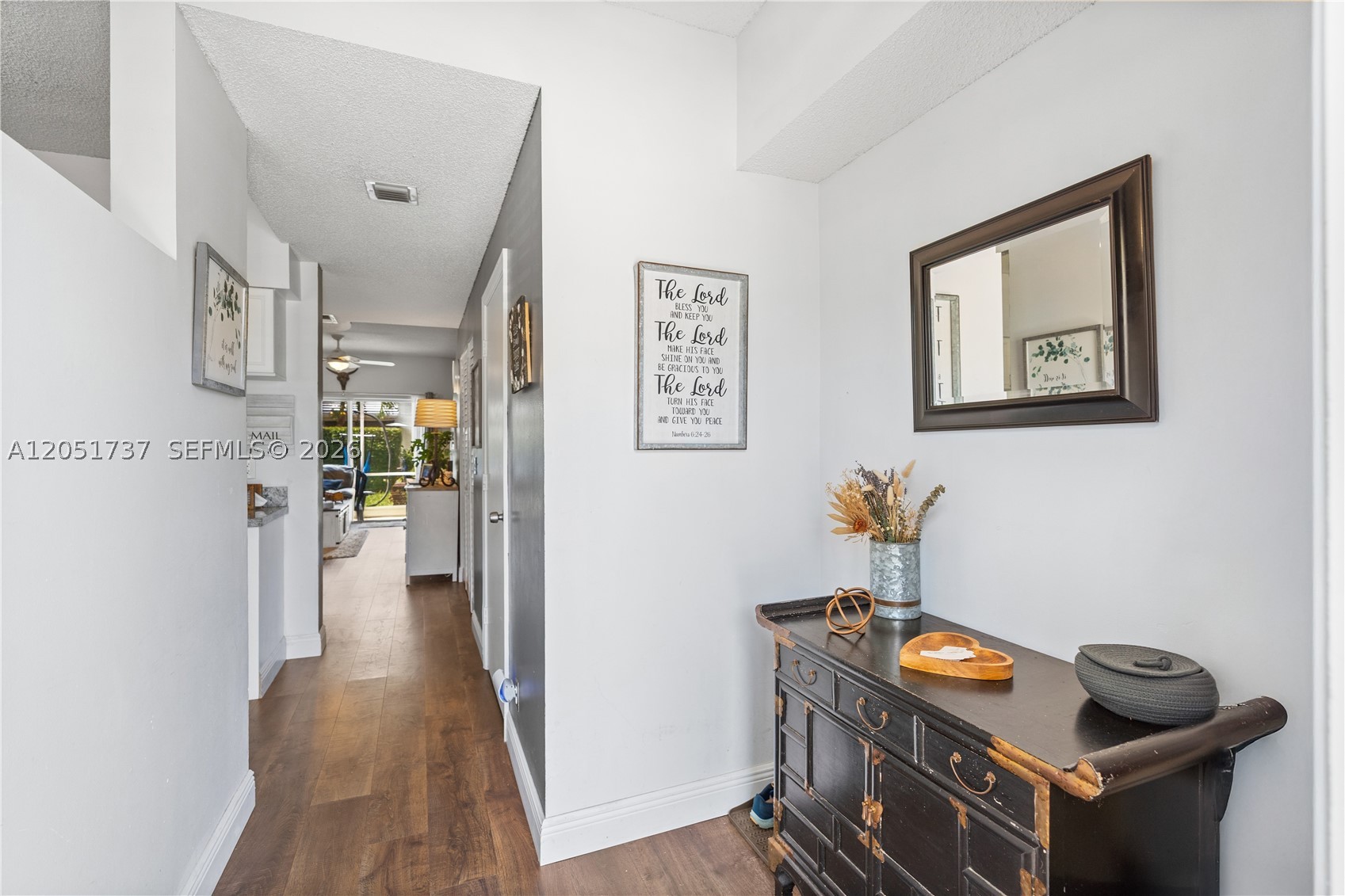 9928 NW 57th Manor