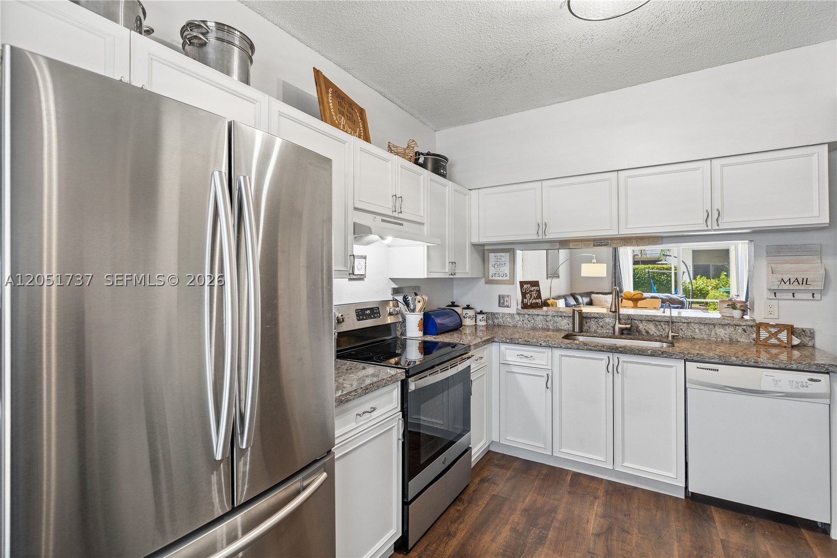 9928 NW 57th Manor