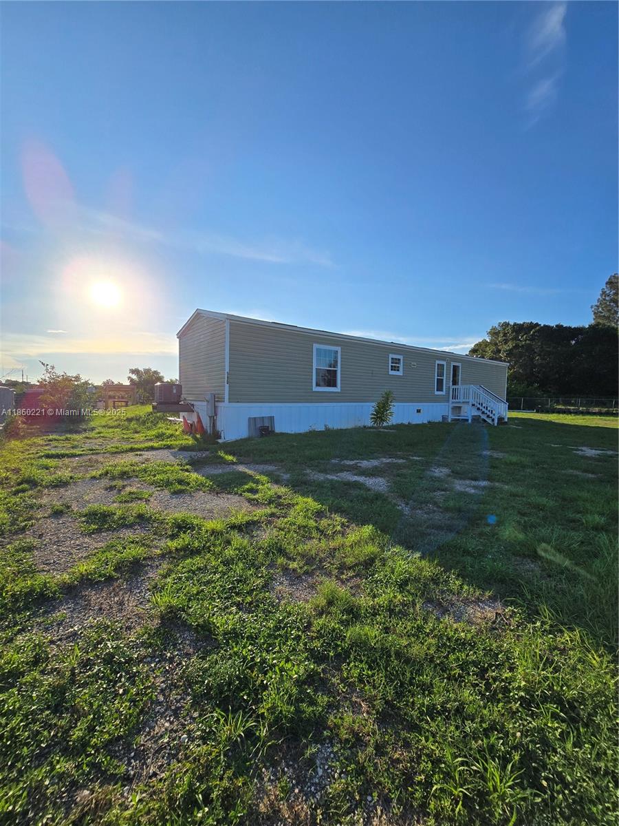 580 N Olivo