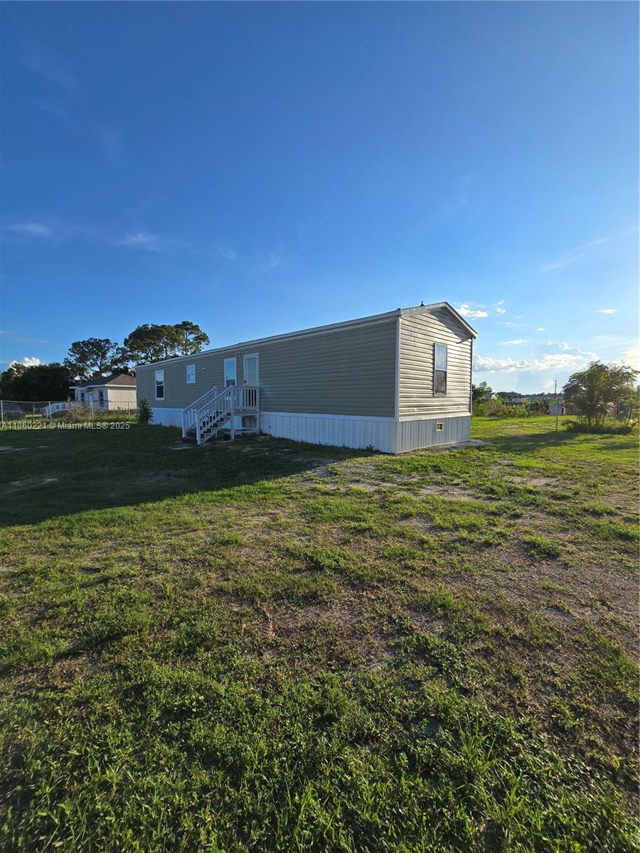 580 N Olivo