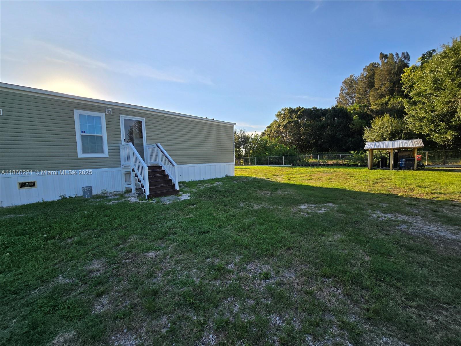 580 N Olivo