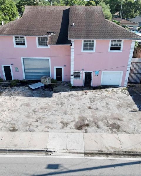 3067 NW 54th St Miami FL 33142