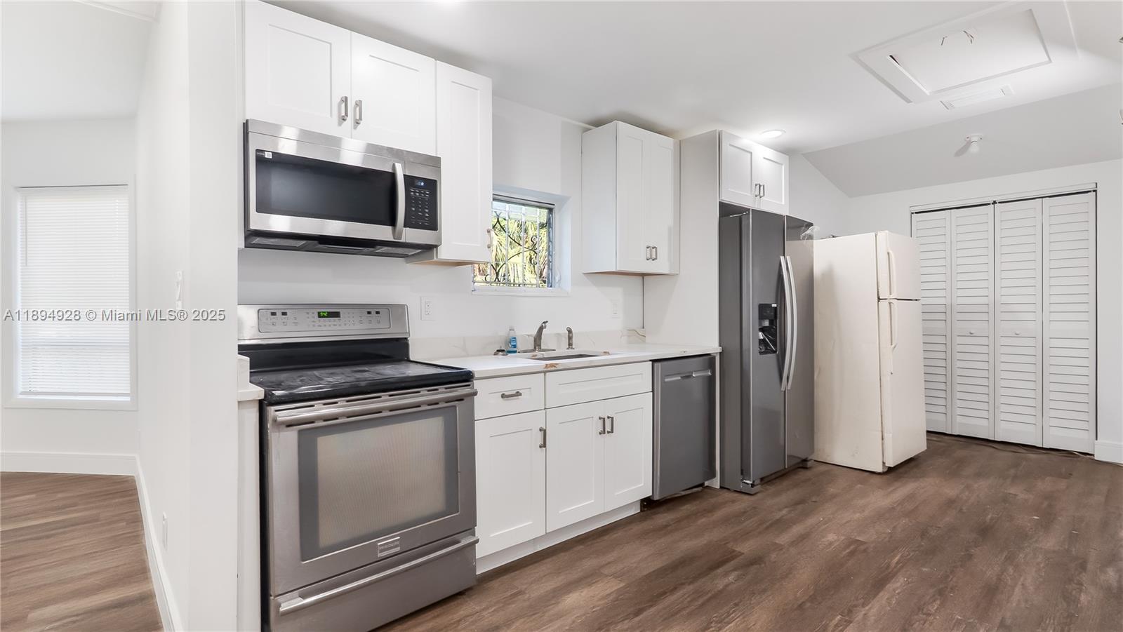 AVONDALE - Residential