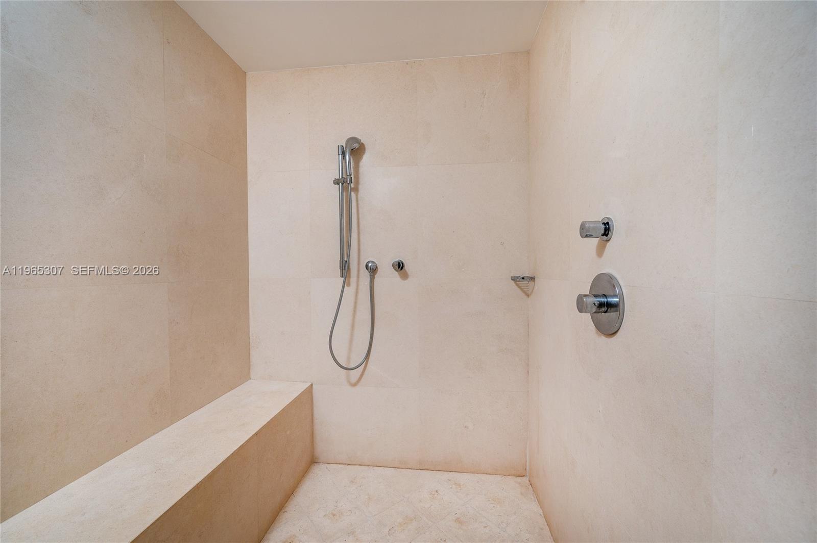 THE EMERALDBAY KEY COLONY - Residential