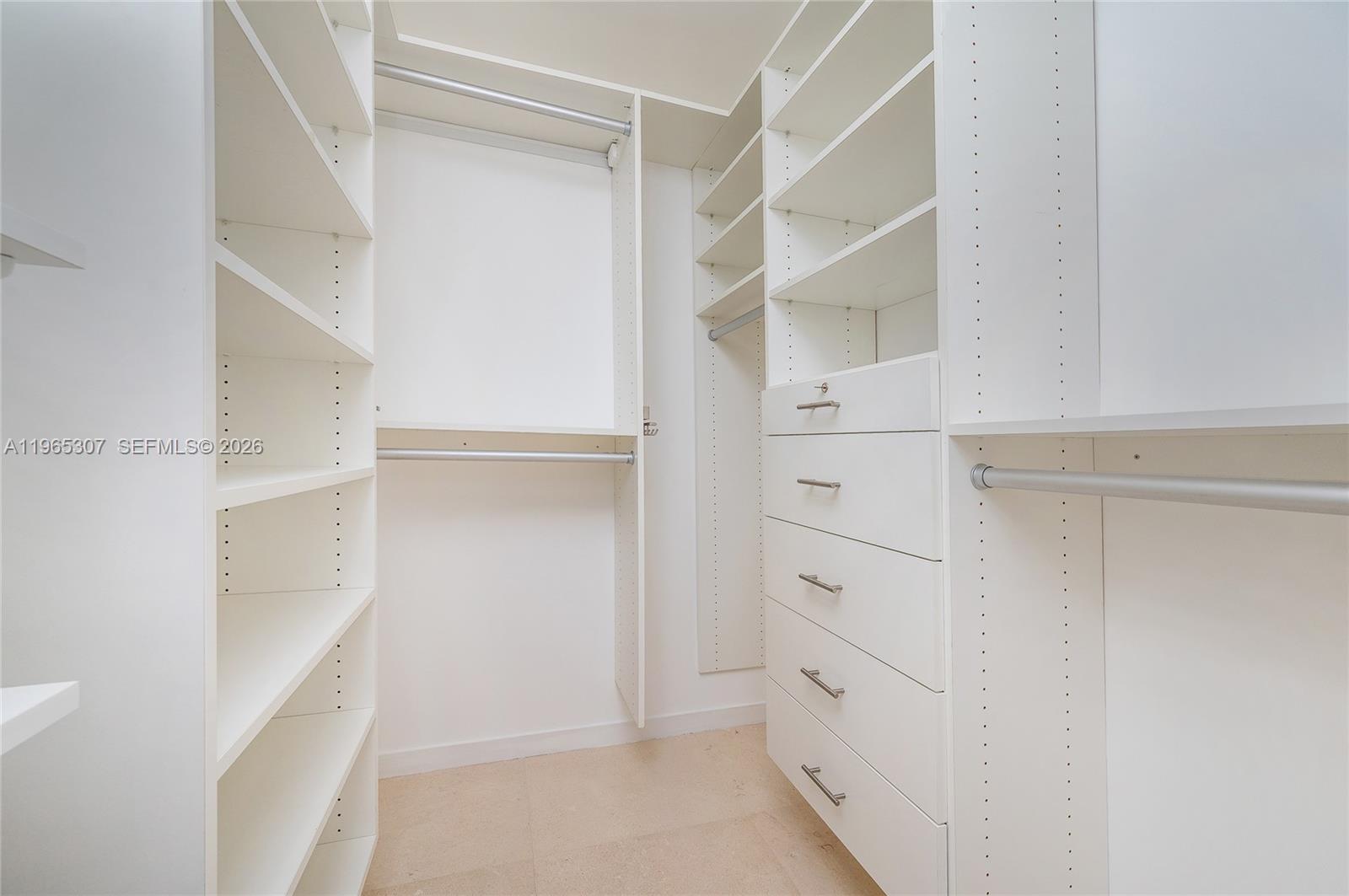 THE EMERALDBAY KEY COLONY - Residential