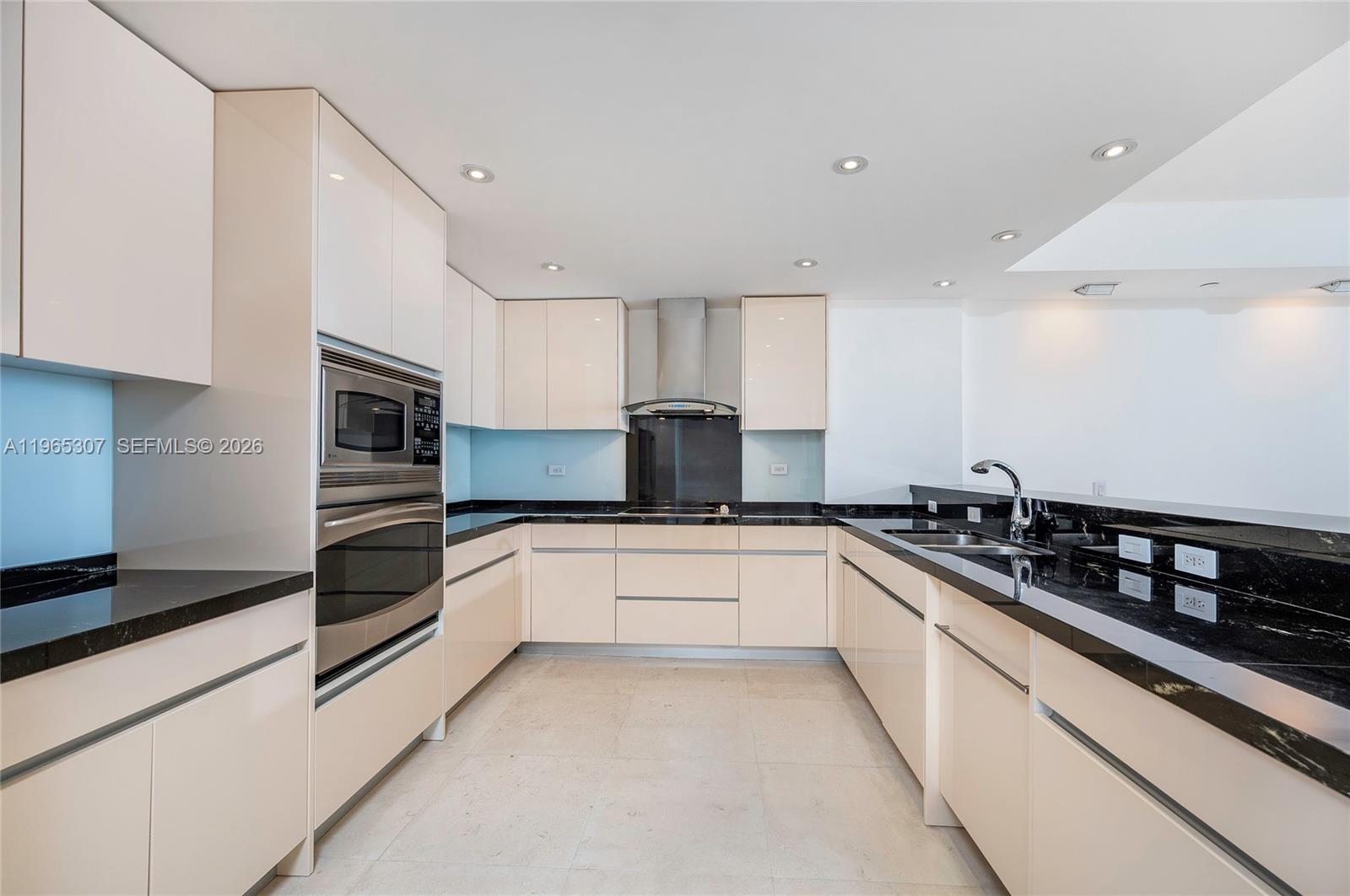 151 Crandon Blvd 928