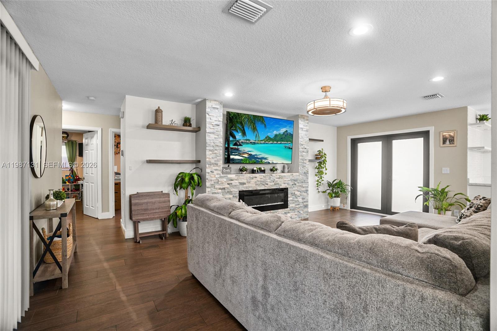 ROYAL PALM POINTE - Residential