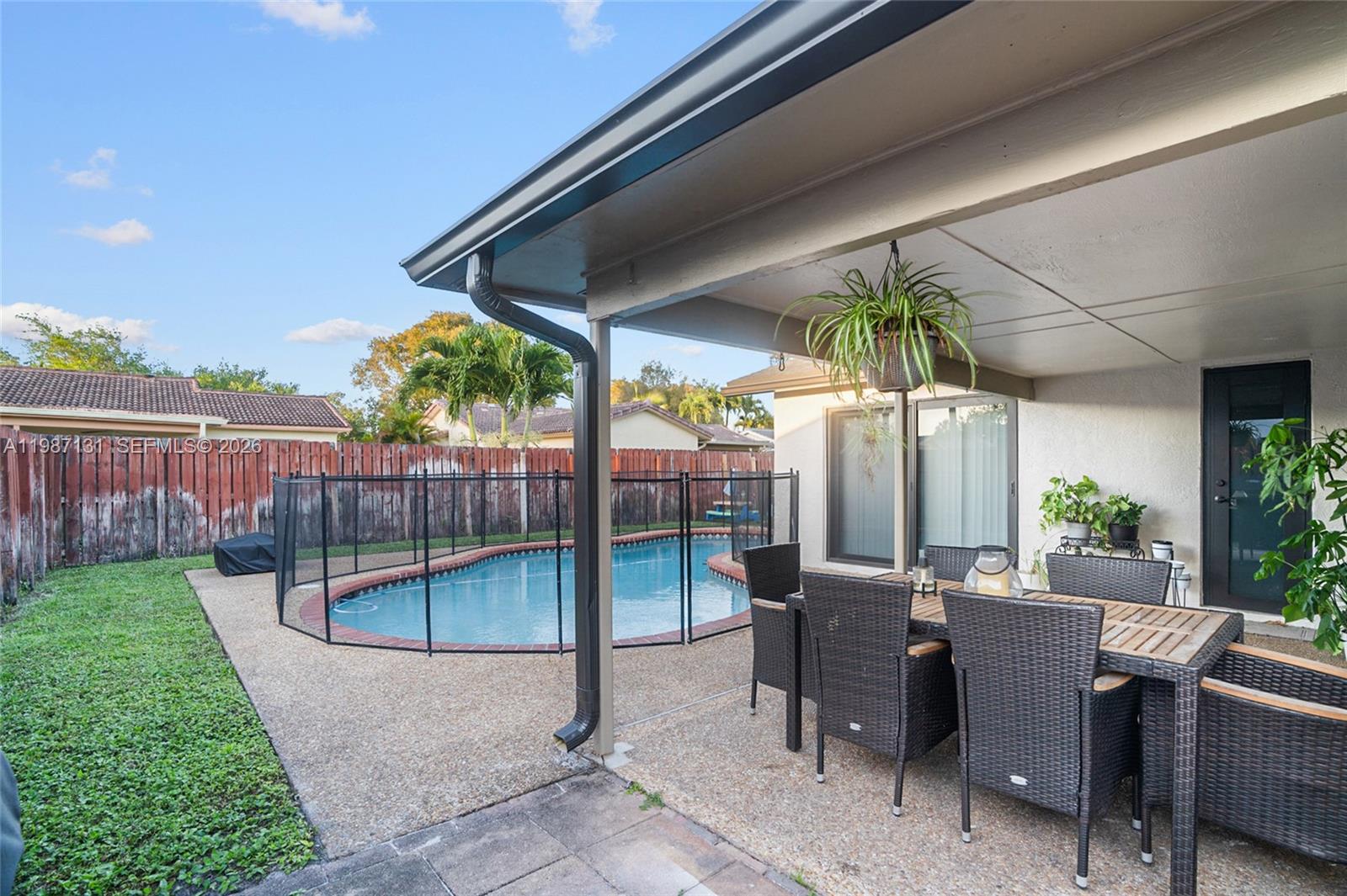 ROYAL PALM POINTE - Residential