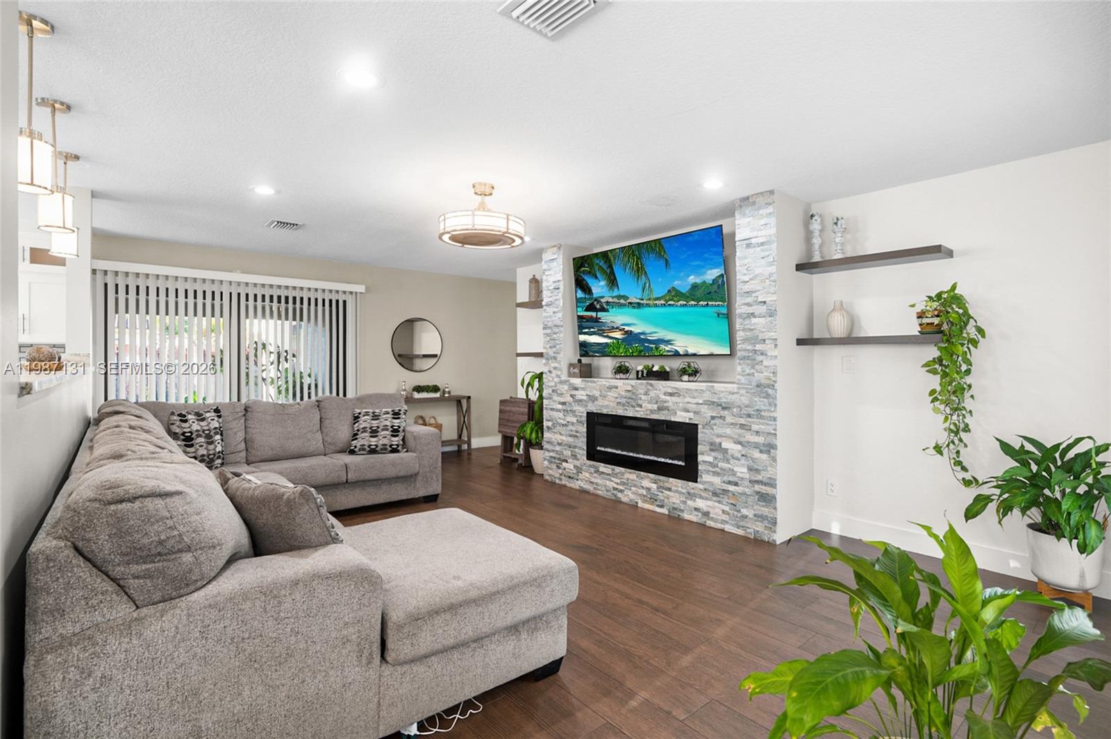 ROYAL PALM POINTE - Residential