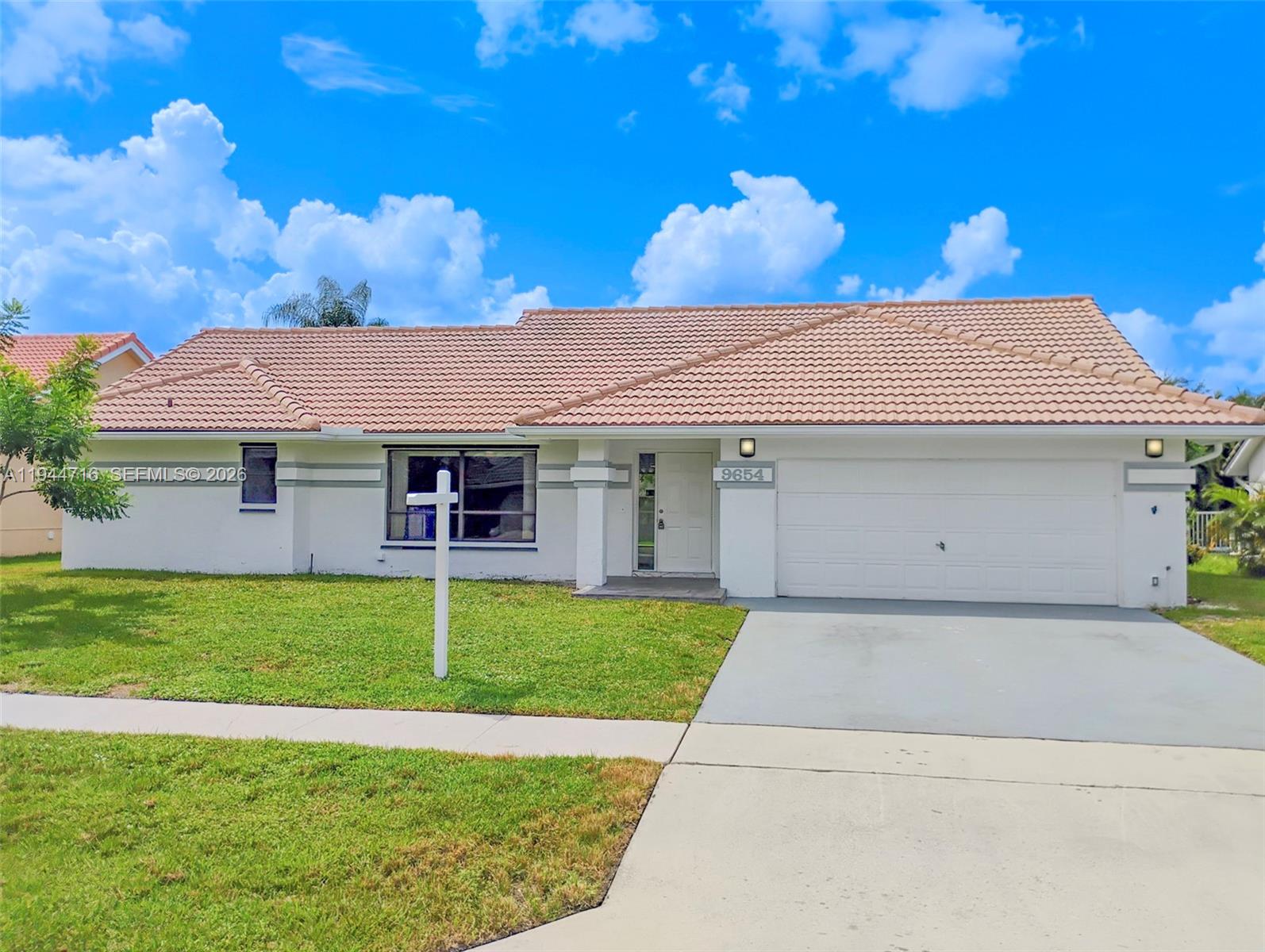 SUN VALLEY 2 - Residential Lease