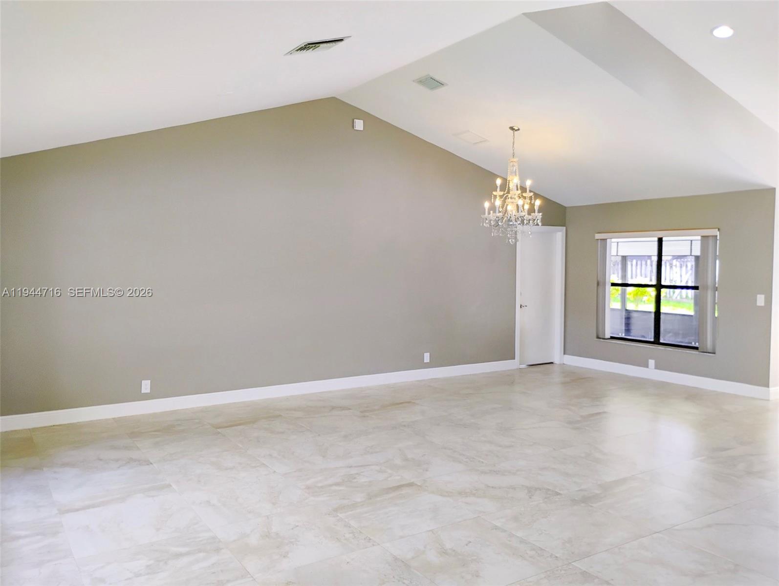 SUN VALLEY 2 - Residential Lease