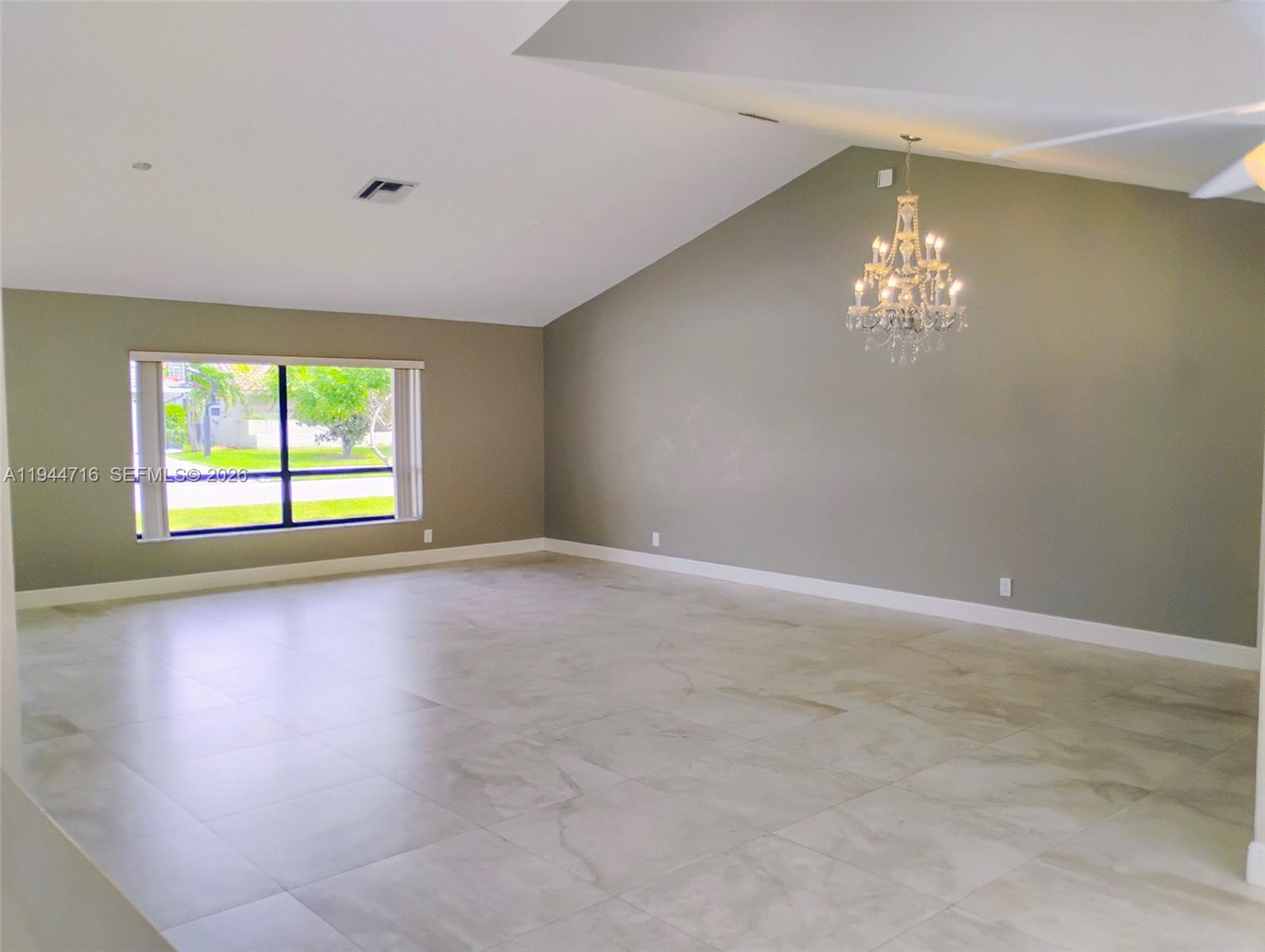 SUN VALLEY 2 - Residential Lease