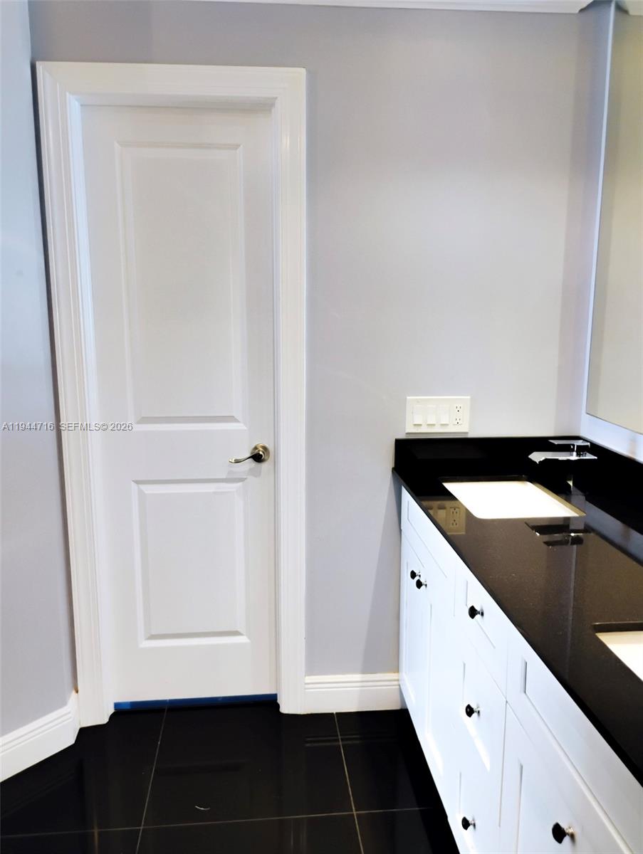 SUN VALLEY 2 - Residential Lease