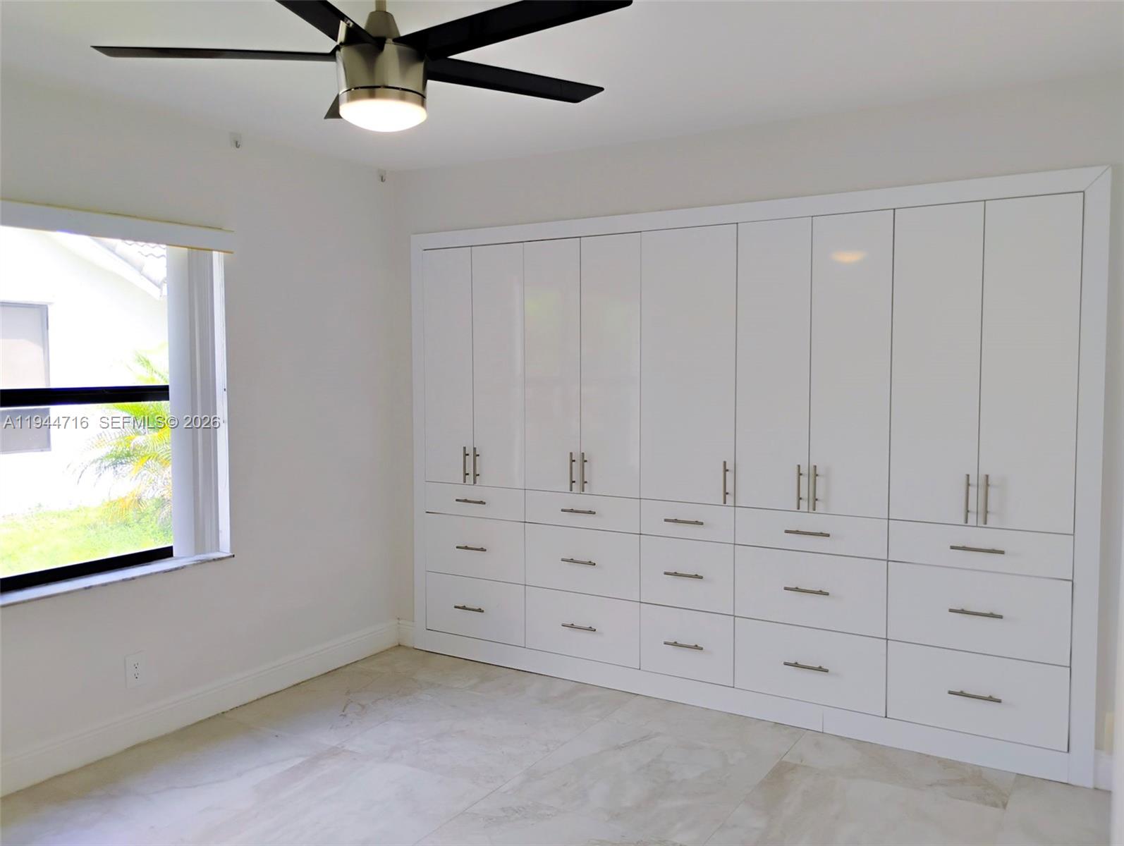 SUN VALLEY 2 - Residential Lease