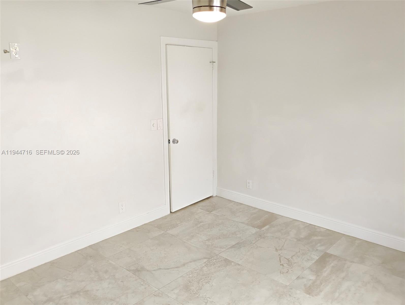SUN VALLEY 2 - Residential Lease