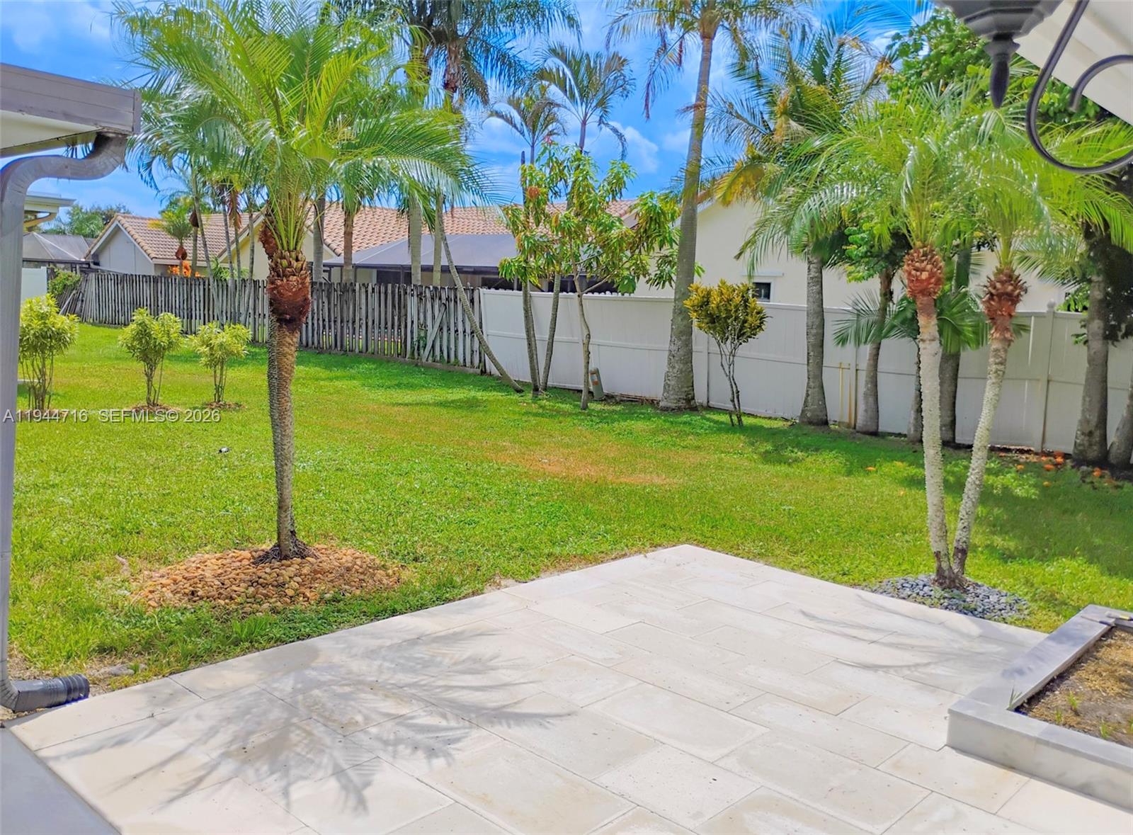 SUN VALLEY 2 - Residential Lease