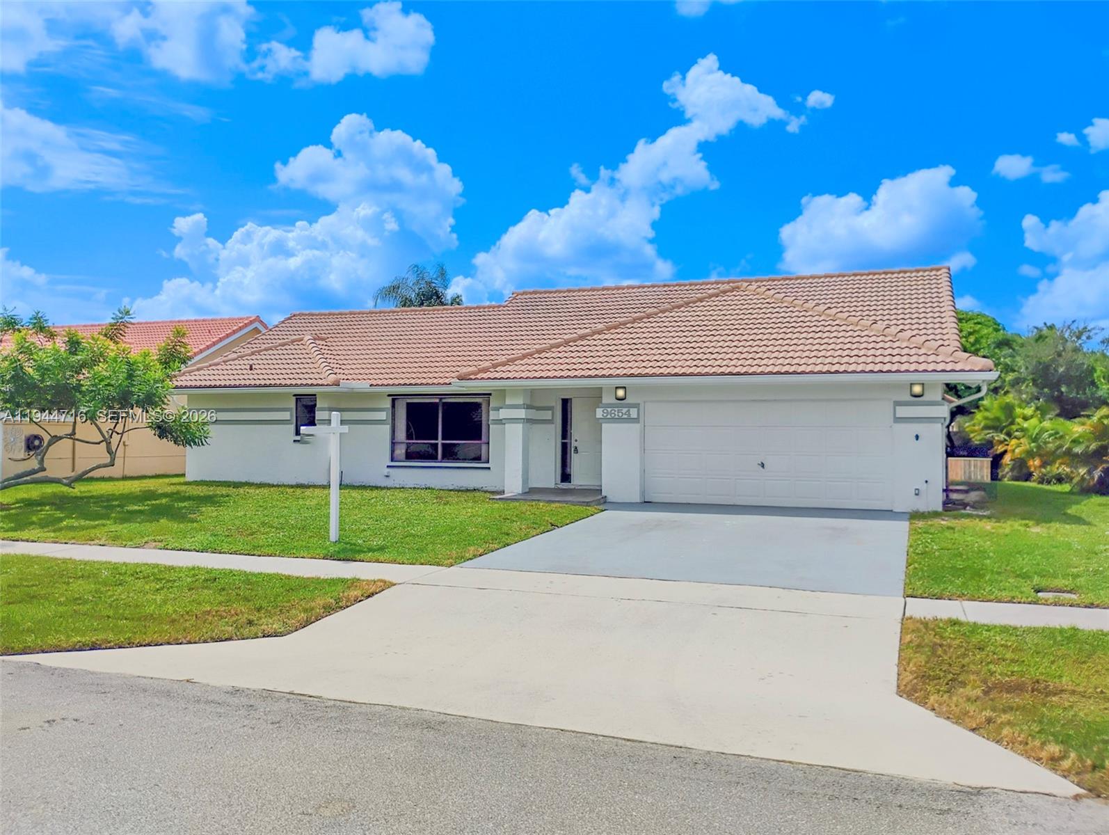 SUN VALLEY 2 - Residential Lease