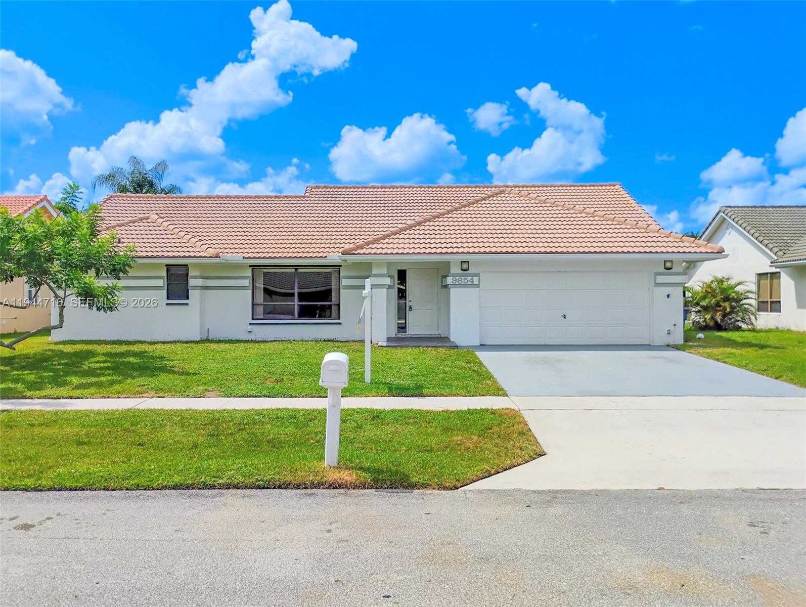 SUN VALLEY 2 - Residential Lease